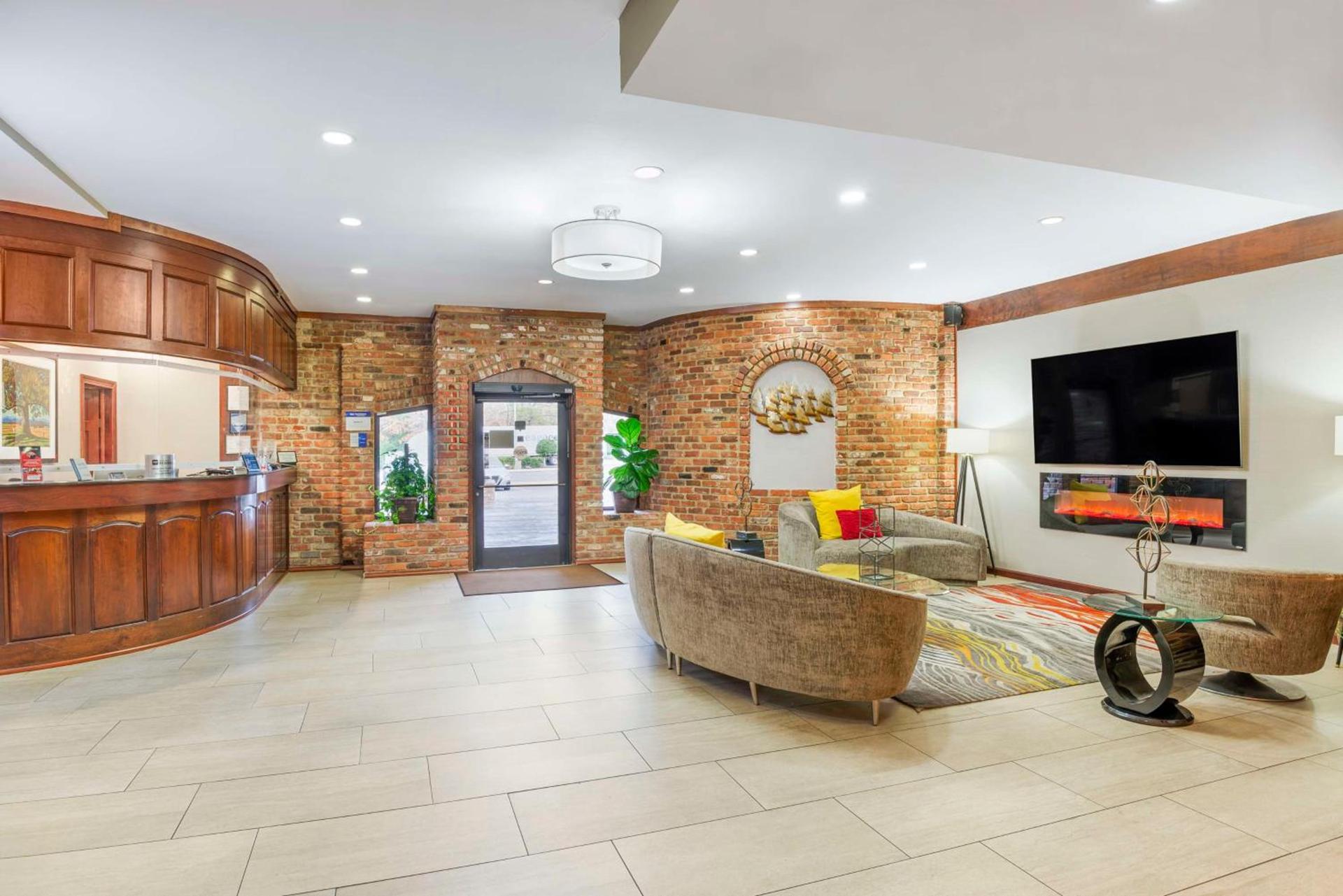 Best Western PLUS Governor's Inn Richmond photo 2
