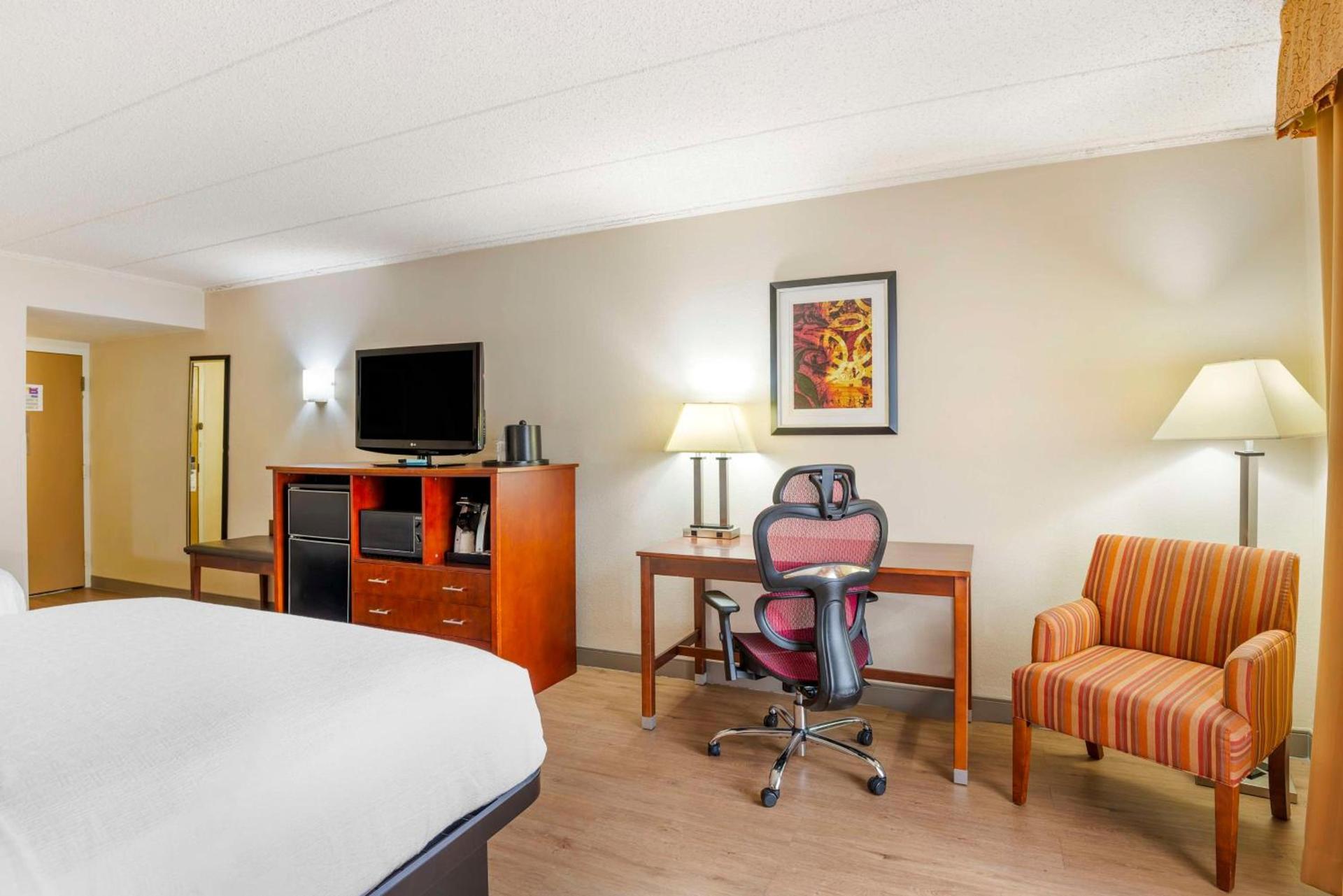Best Western PLUS Governor's Inn Richmond photo 11
