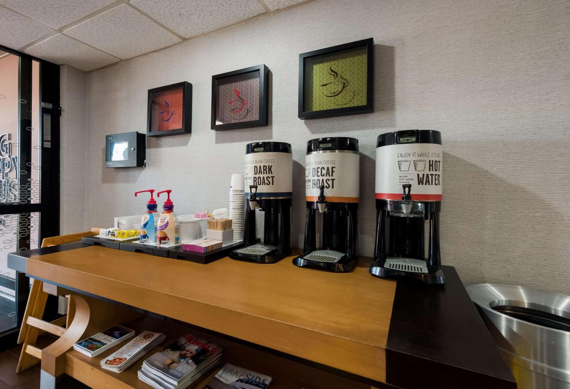 Hampton Inn Columbia-I-26 Airport photo 13