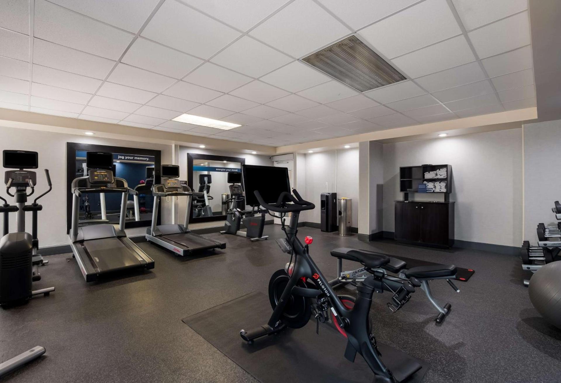 Hampton Inn Columbia-I-26 Airport photo 15
