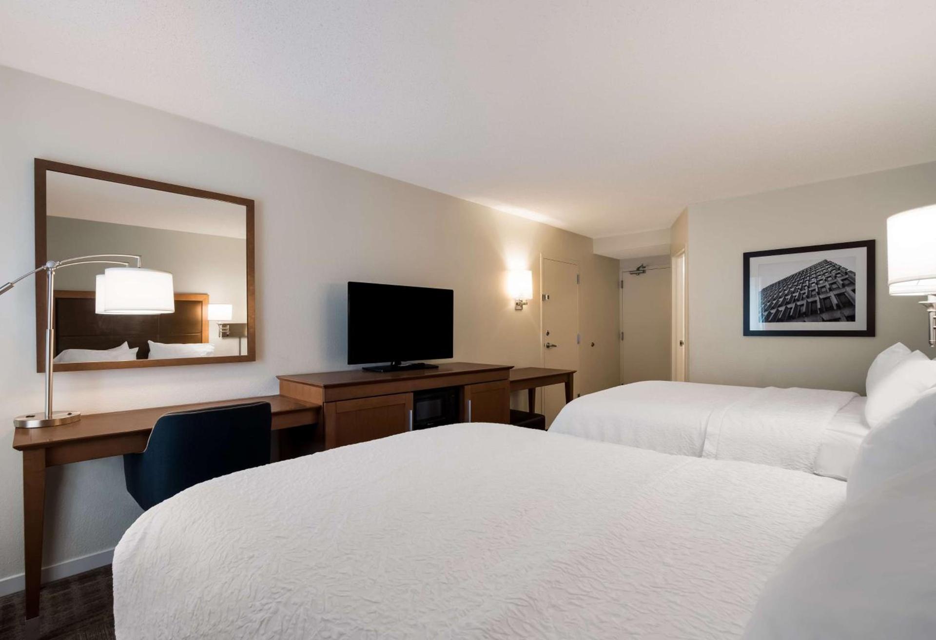Hampton Inn Columbia-I-26 Airport photo 17