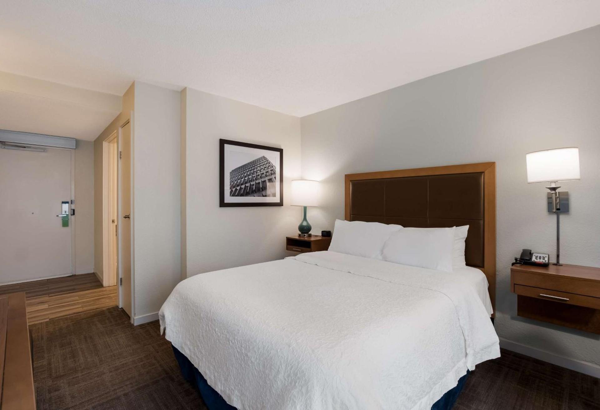 Hampton Inn Columbia-I-26 Airport photo 19