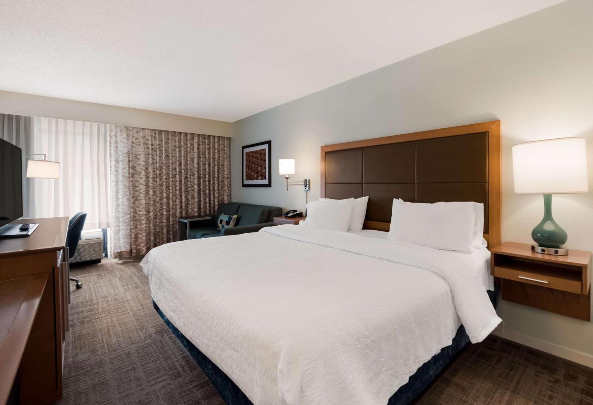 Hampton Inn Columbia-I-26 Airport photo 24
