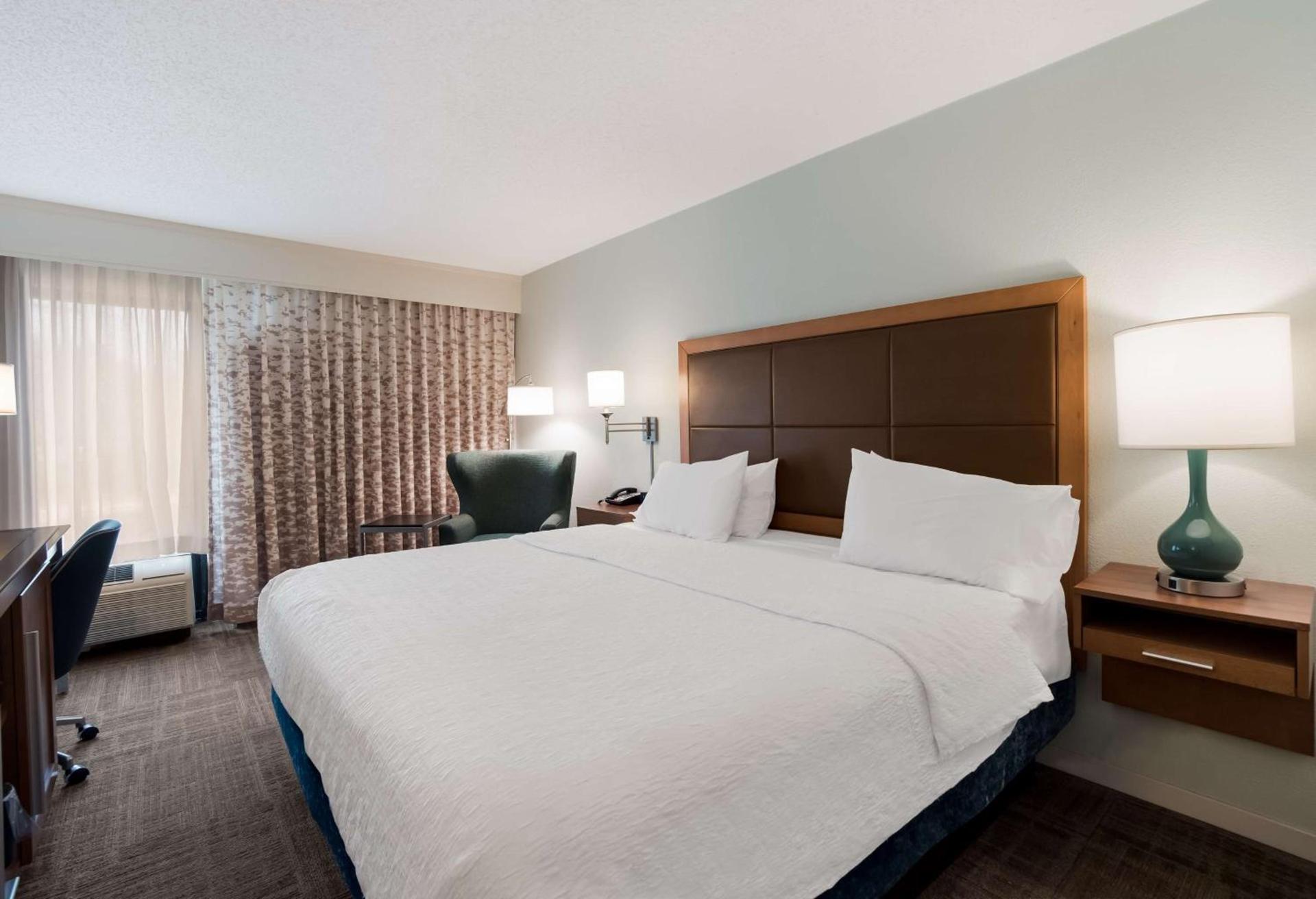 Hampton Inn Columbia-I-26 Airport photo 28