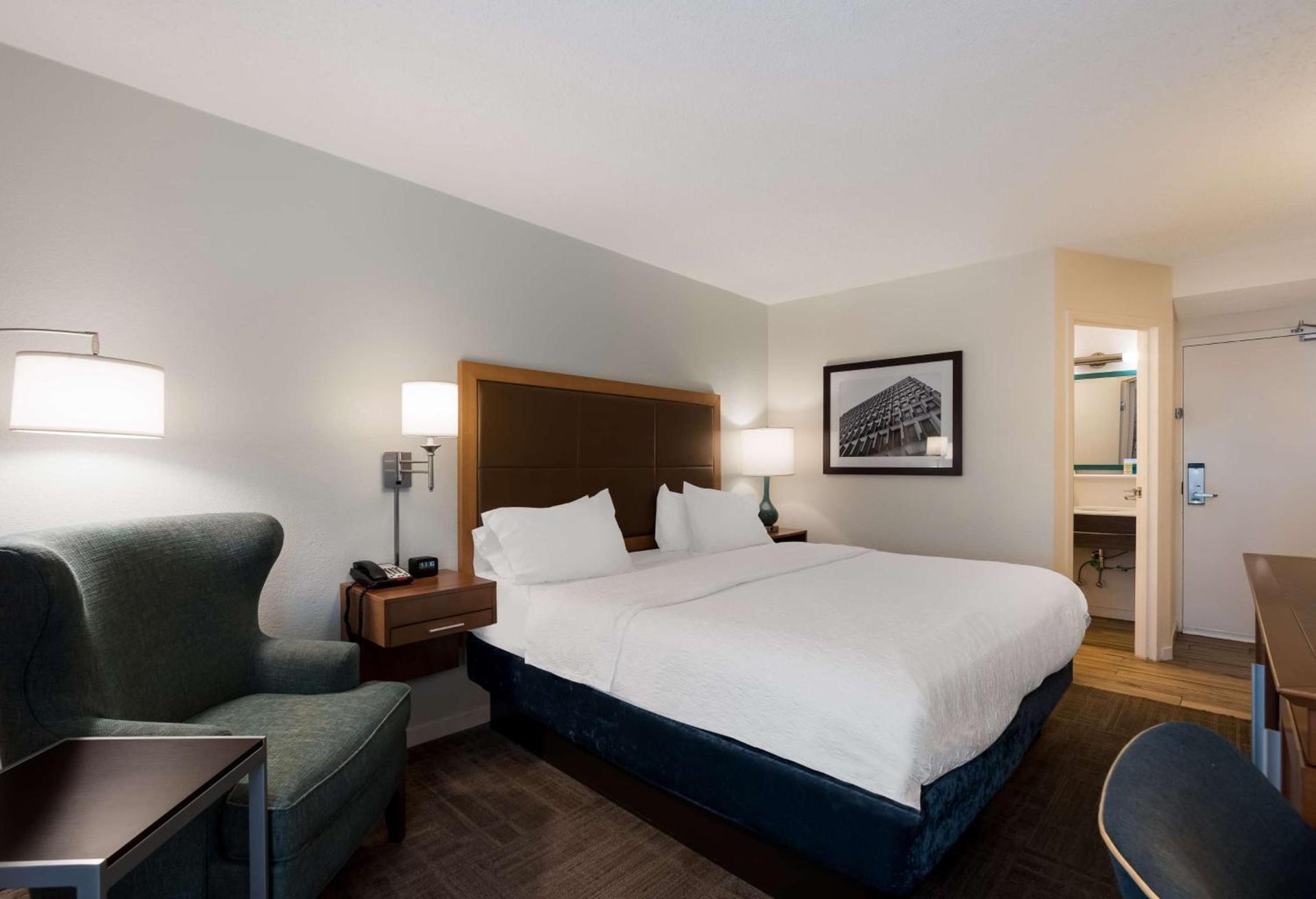 Hampton Inn Columbia-I-26 Airport photo 29