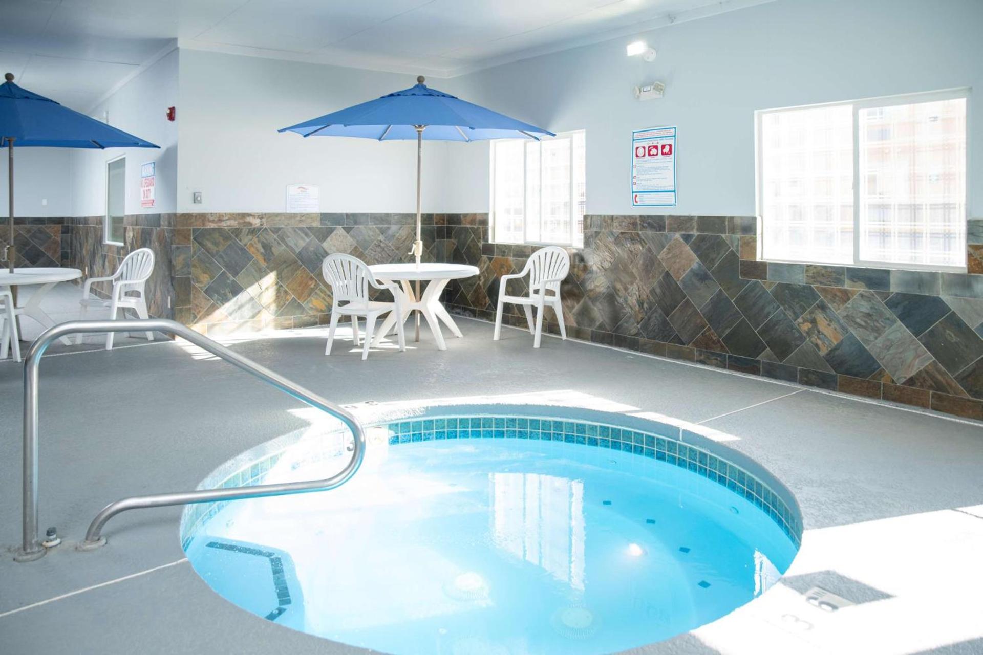 SureStay Plus by Best Western Montrose photo 9