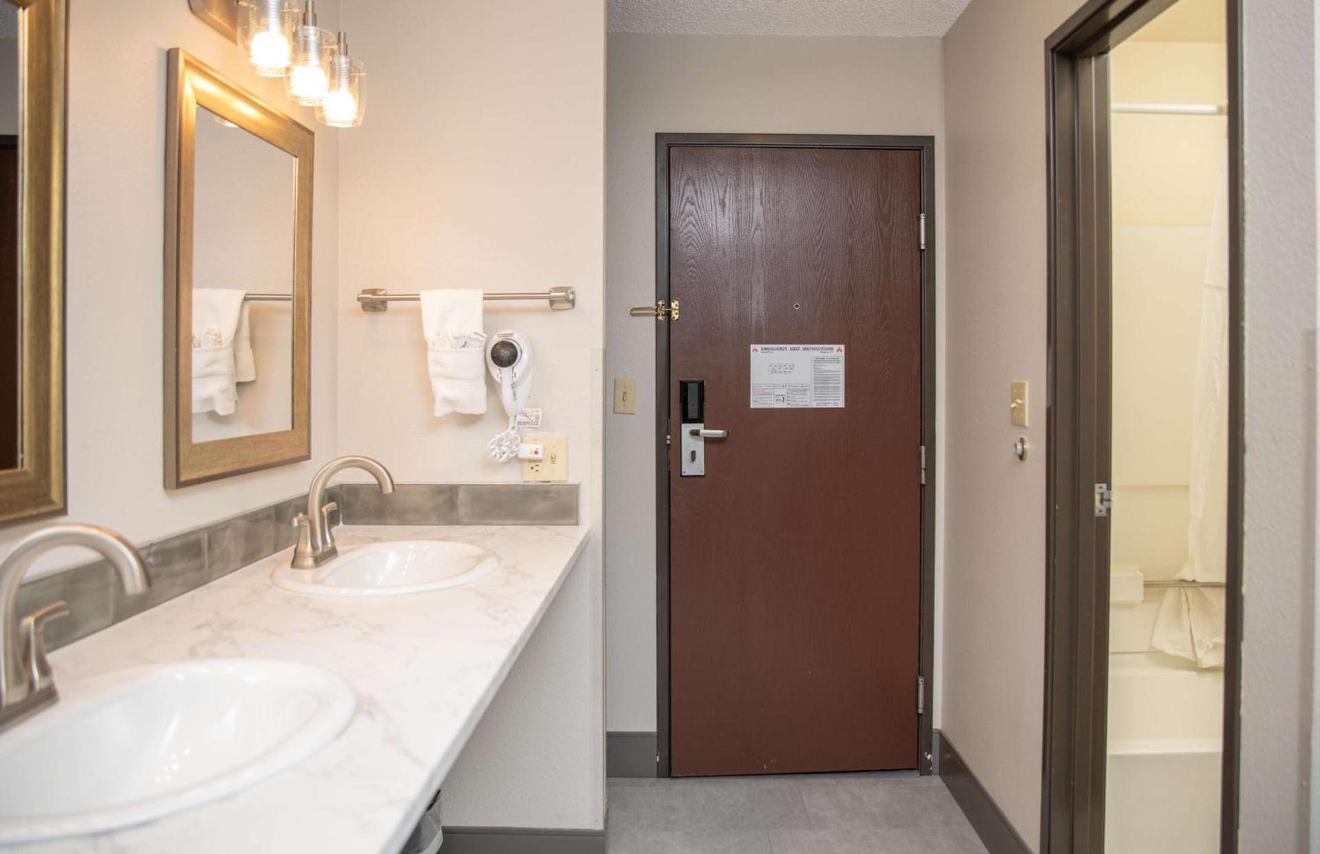 SureStay Plus by Best Western Montrose photo 26