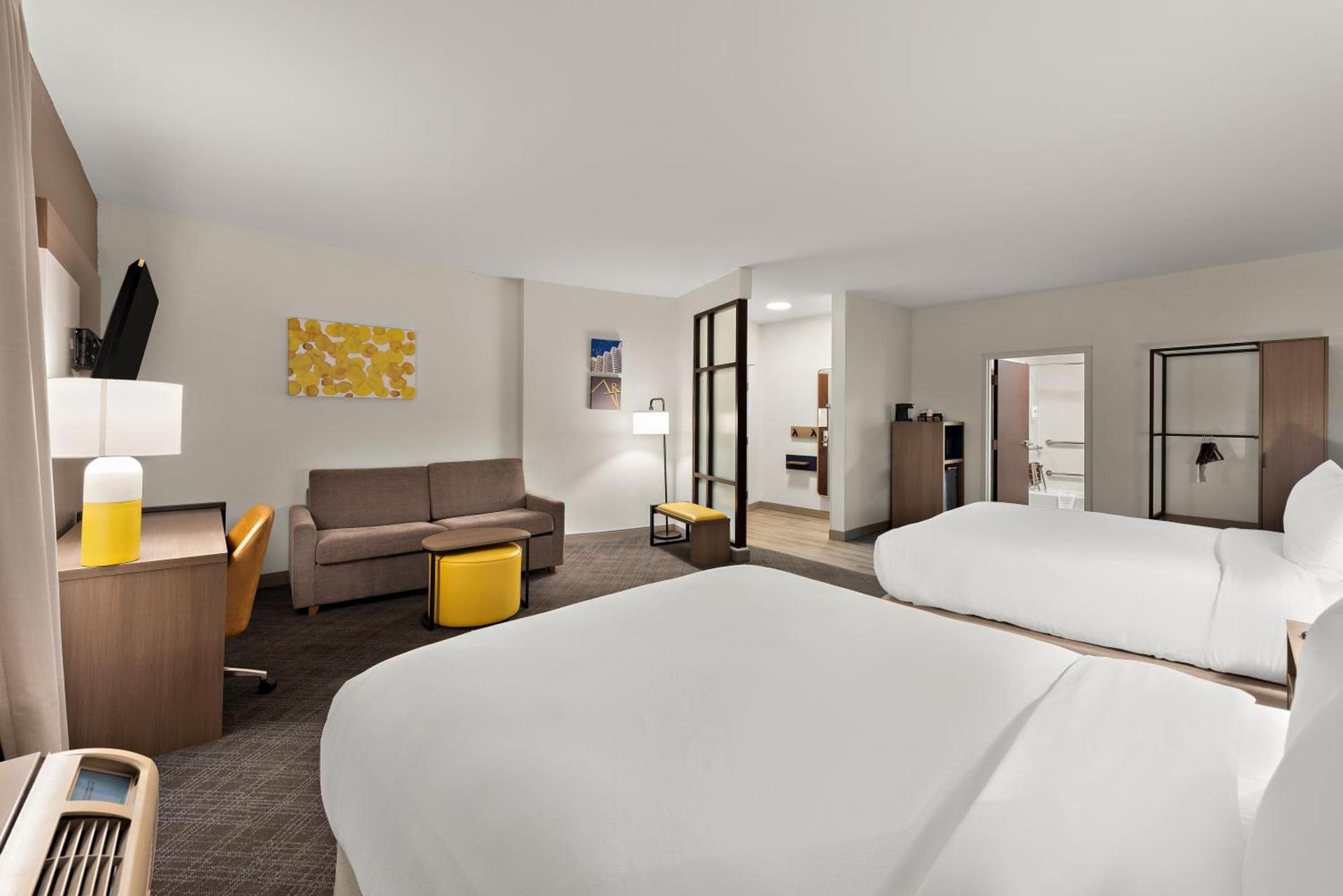 Comfort Suites Columbus East Broad photo 57