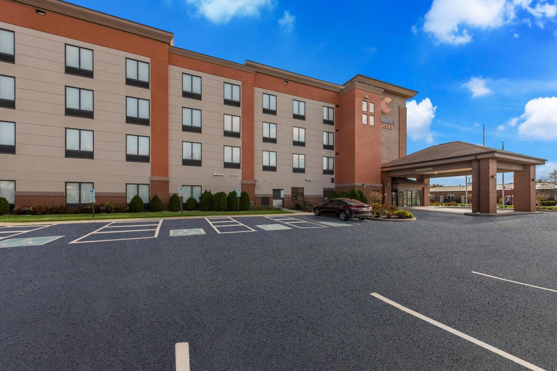 Comfort Suites Columbus East Broad photo 80