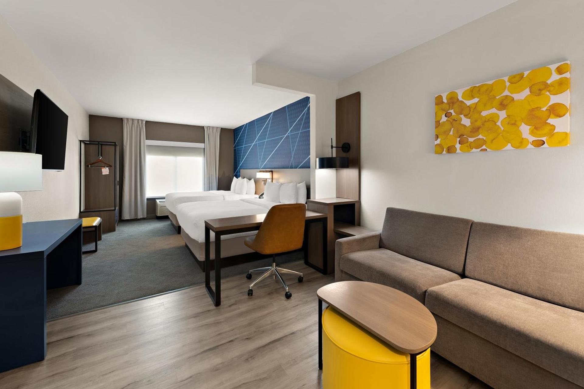 Comfort Suites Columbus East Broad photo 50