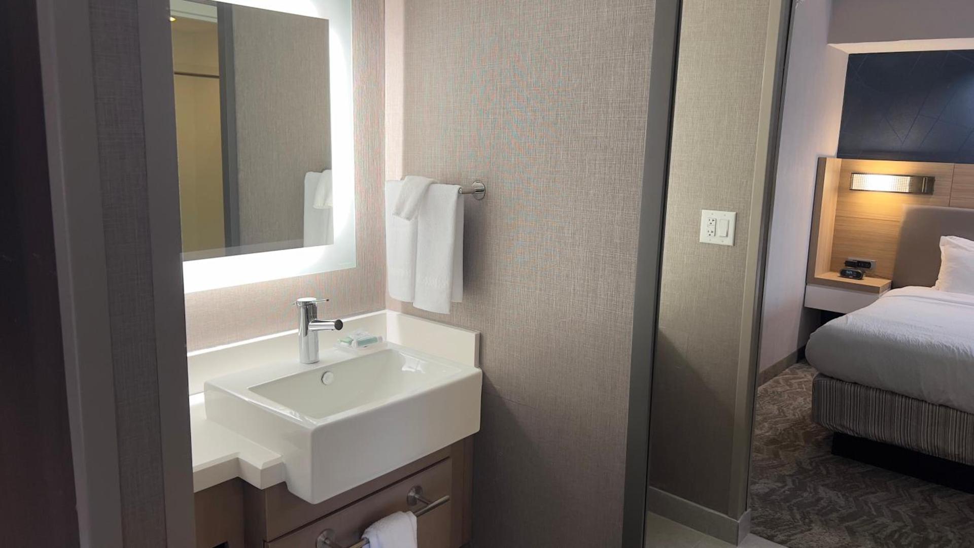SpringHill Suites by Marriott Lansing West photo 4