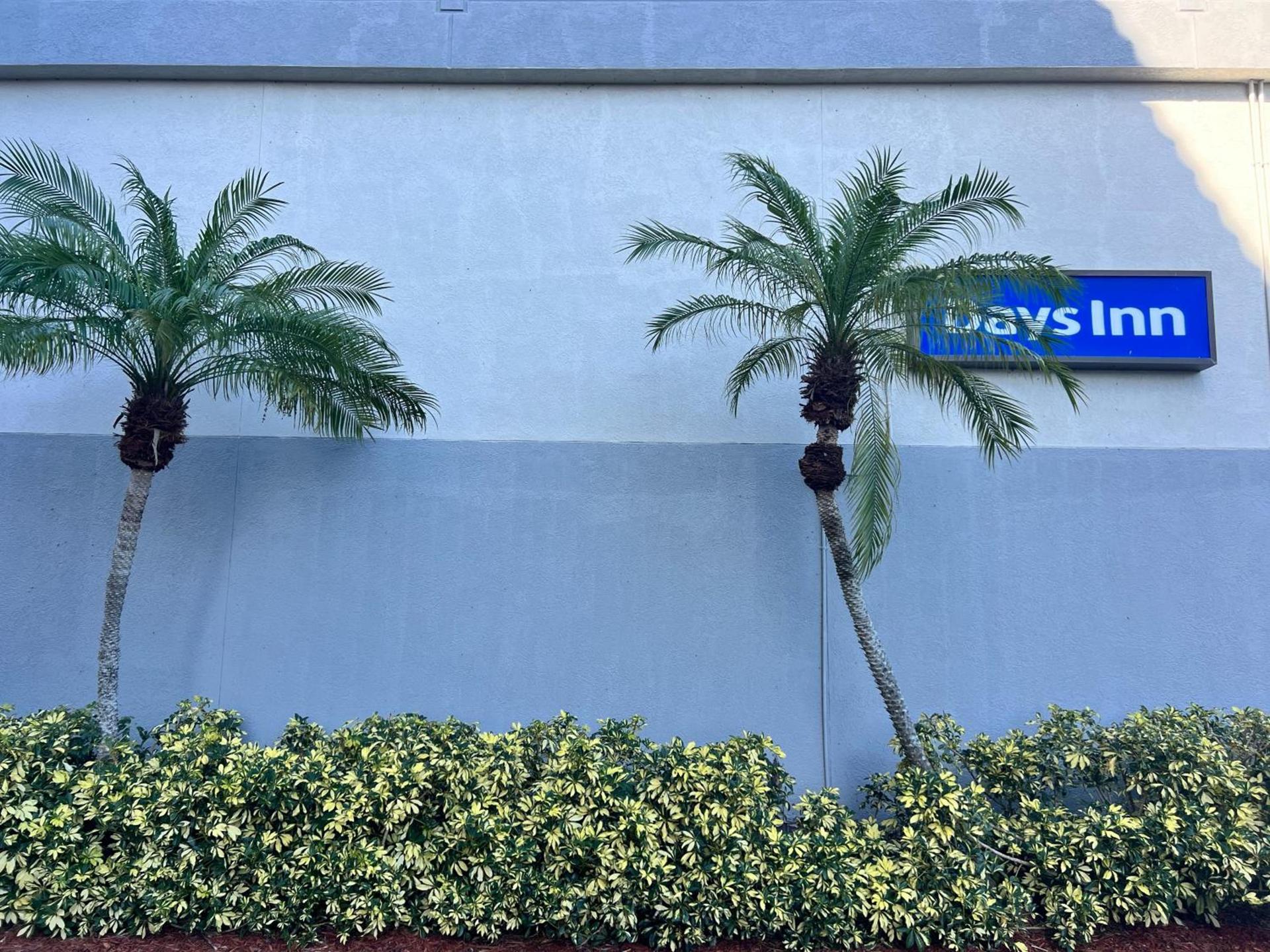 Days Inn by Wyndham Melbourne photo 18
