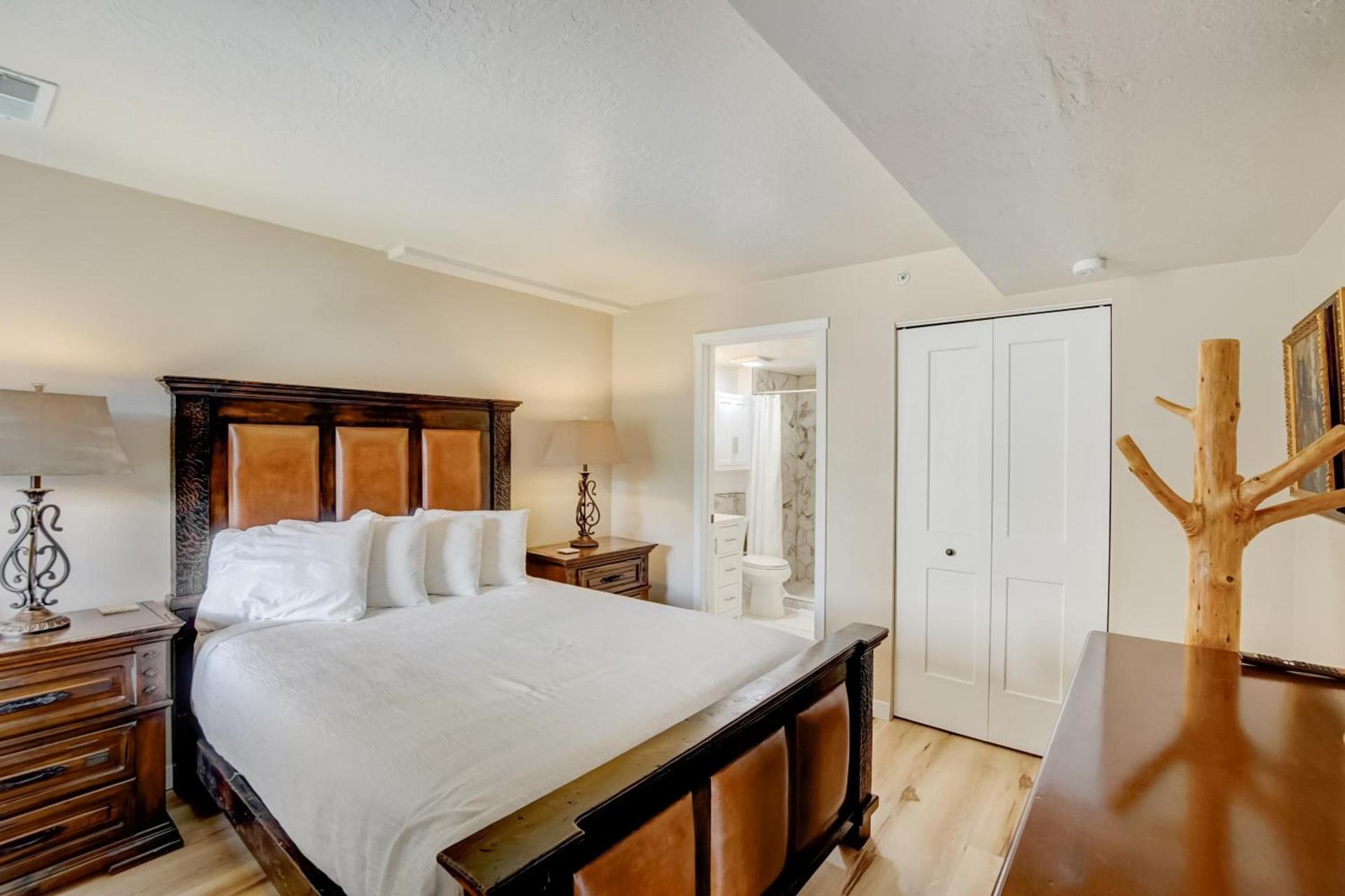 New Claim by All Seasons Resort Lodging photo 24
