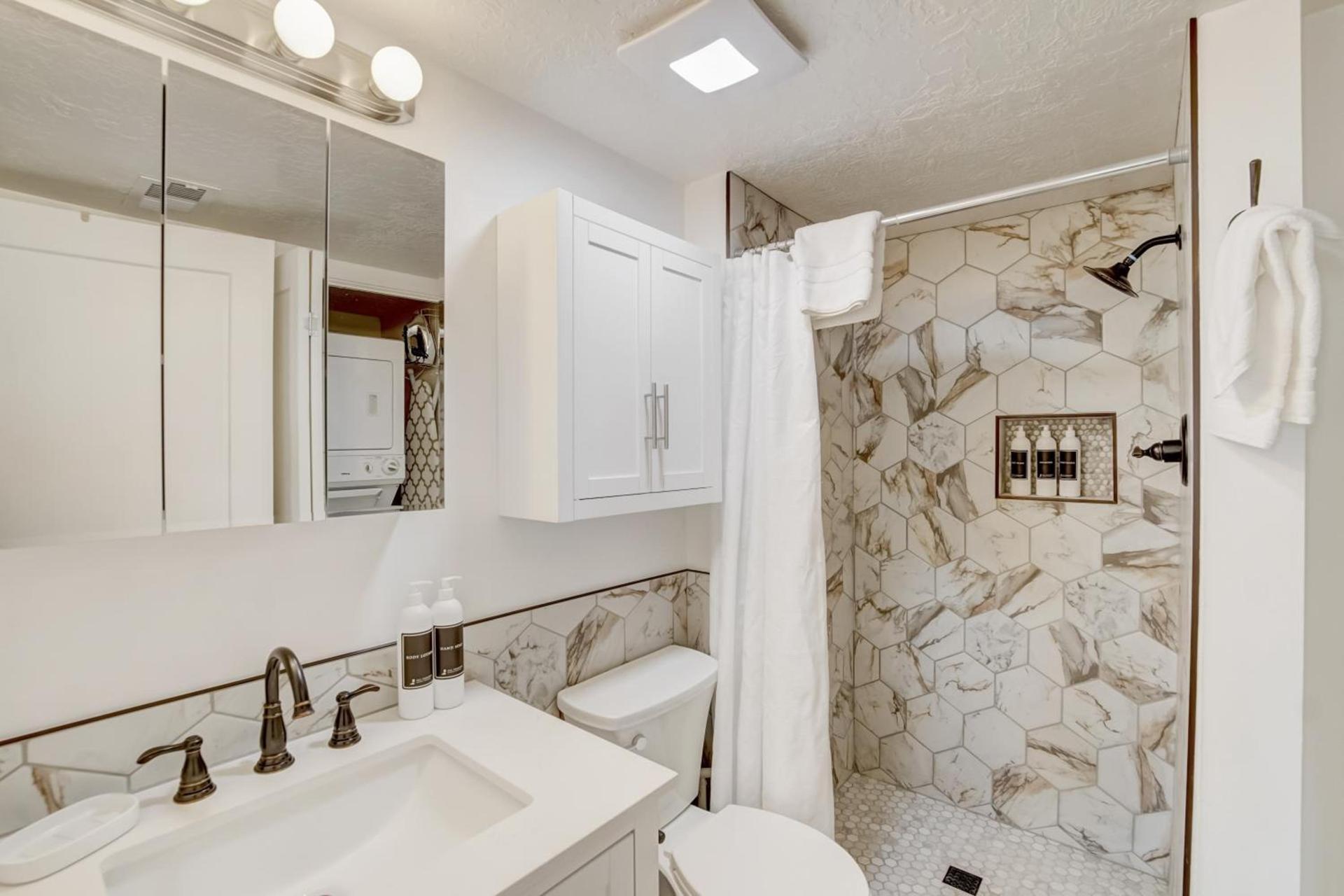 New Claim by All Seasons Resort Lodging photo 9