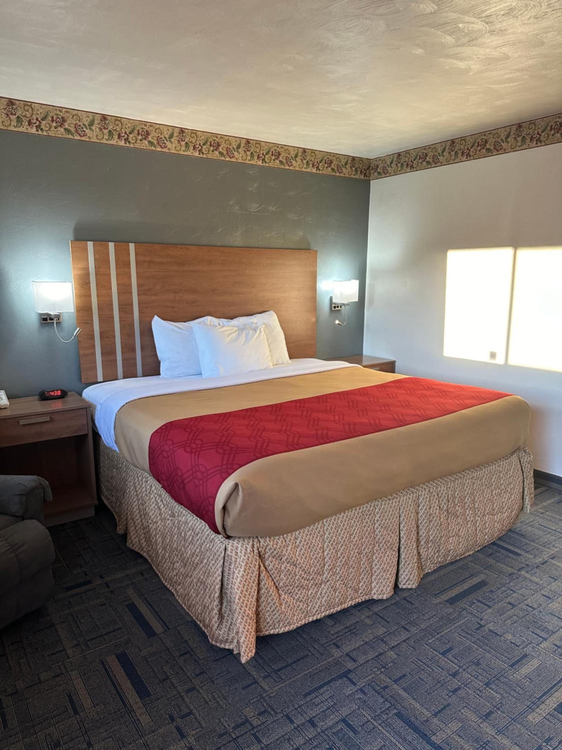 Budget Host Inn Charleston photo 5