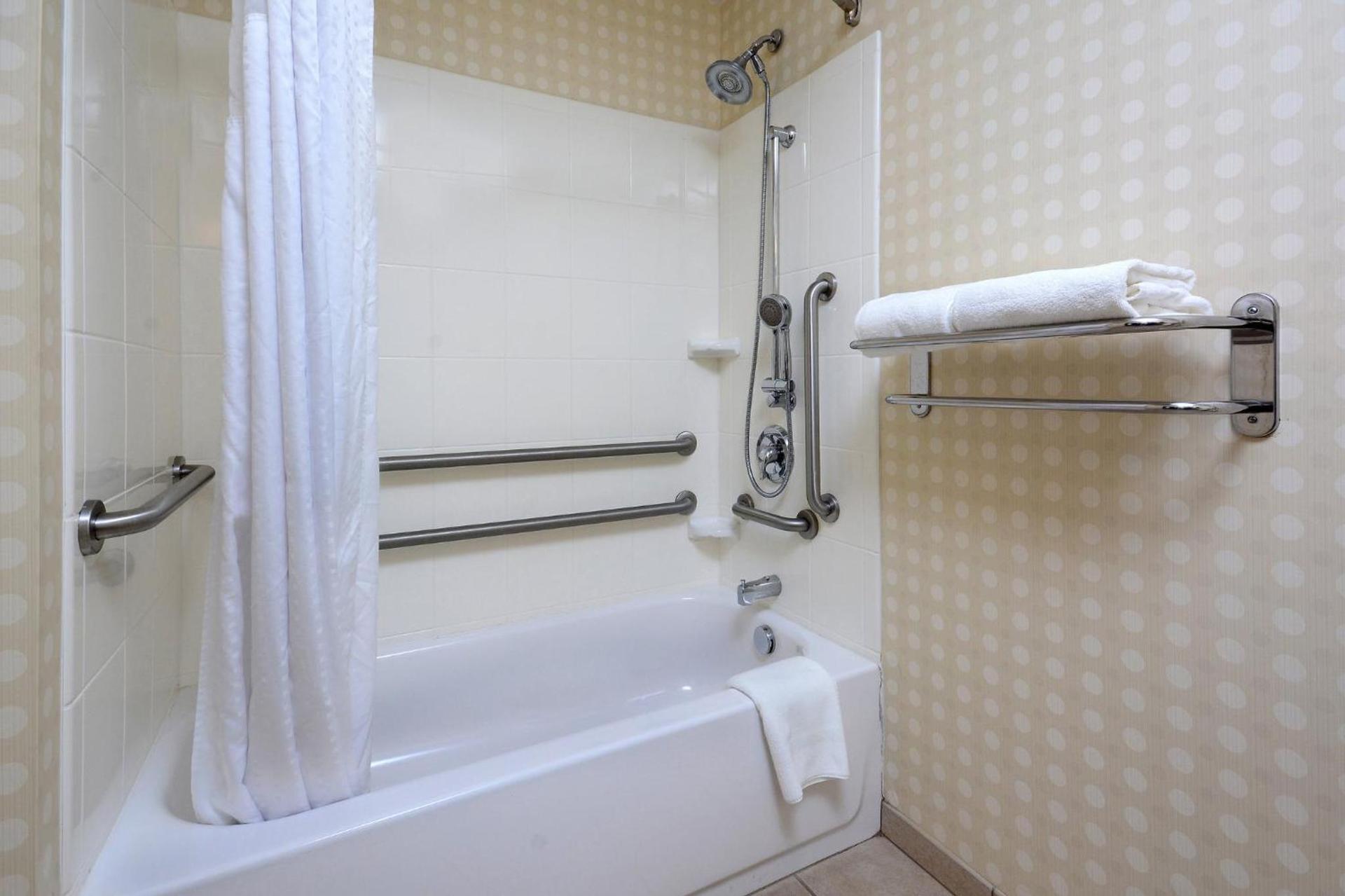 Holiday Inn Express Lynchburg by IHG photo 37