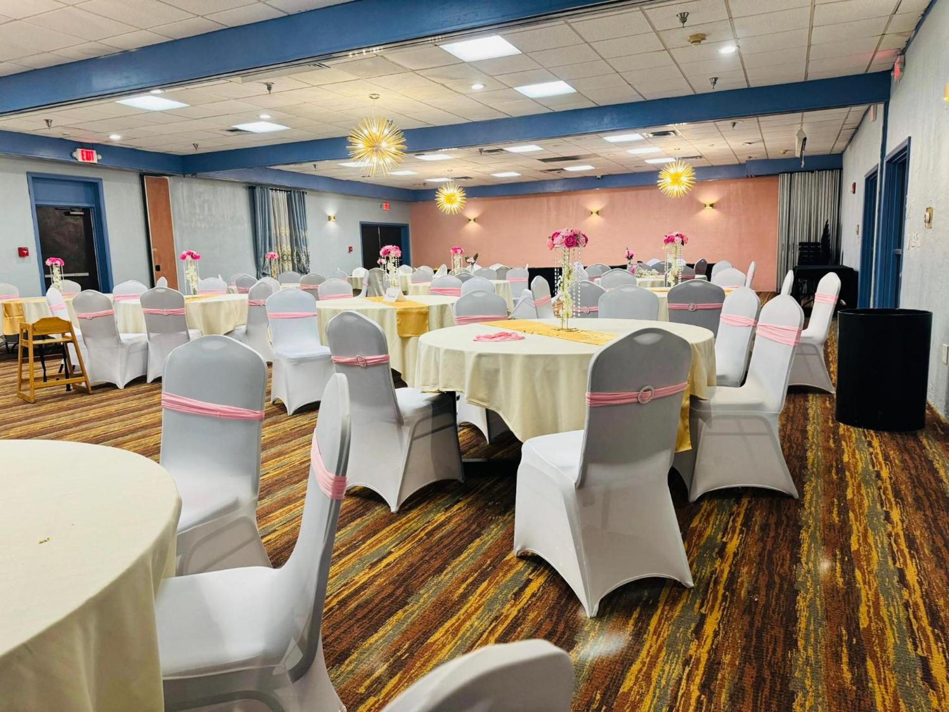 Albany Airport Inn photo 33