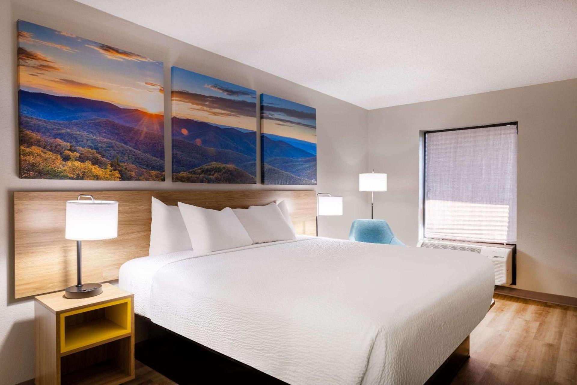 Days Inn by Wyndham Mooresville Lake Norman photo 17