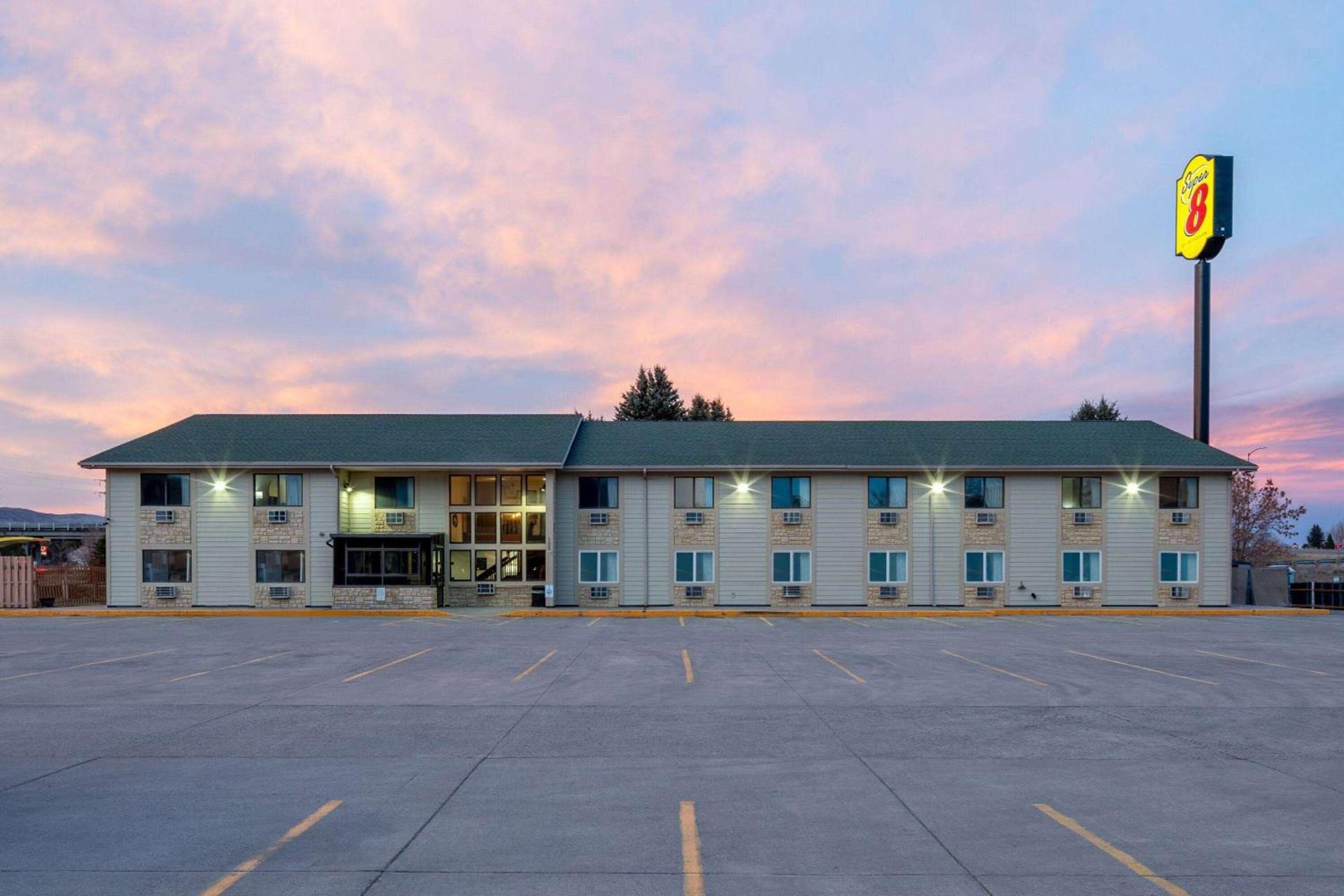 Super 8 by Wyndham Livingston Yellowstone photo 21
