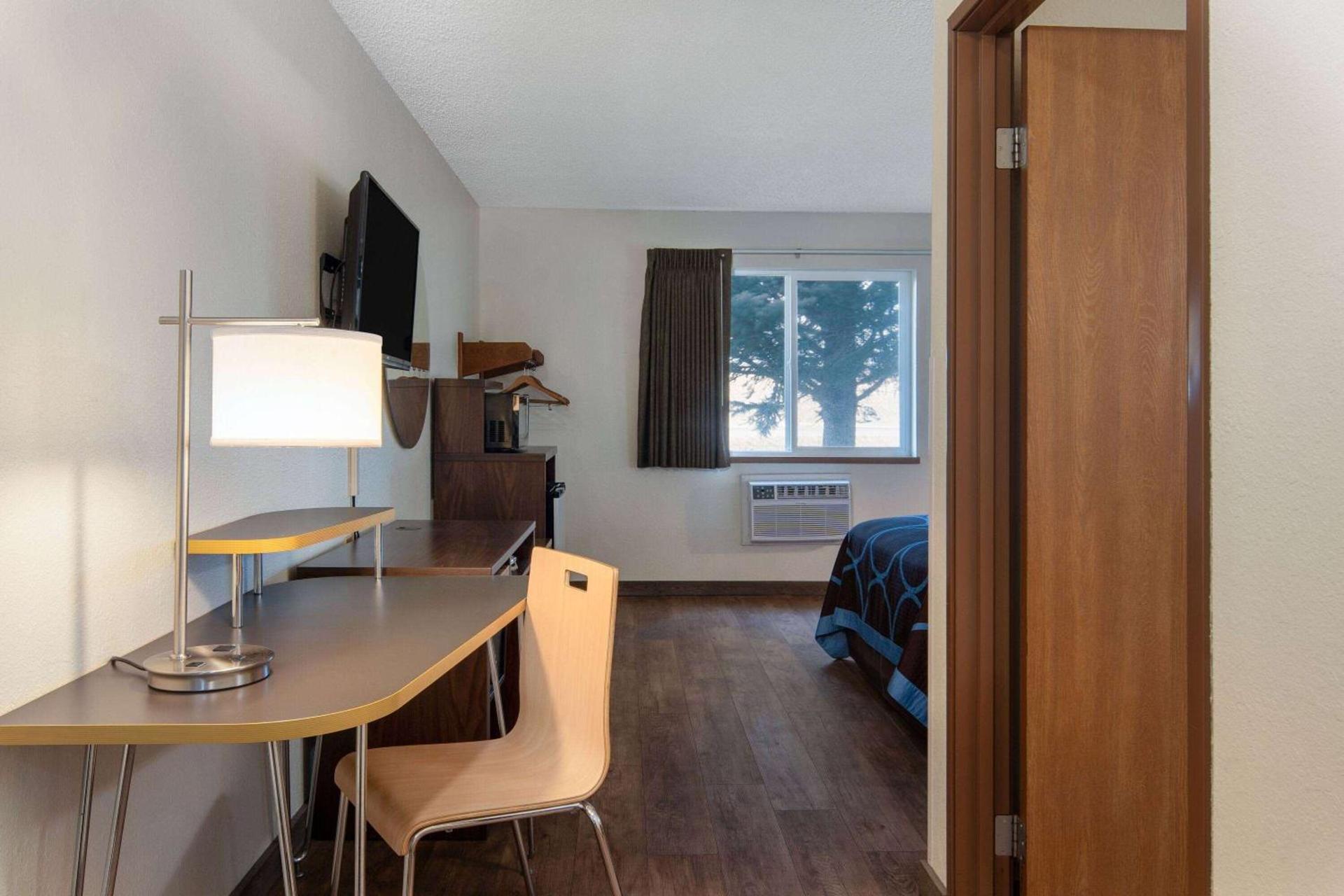 Super 8 by Wyndham Livingston Yellowstone photo 30