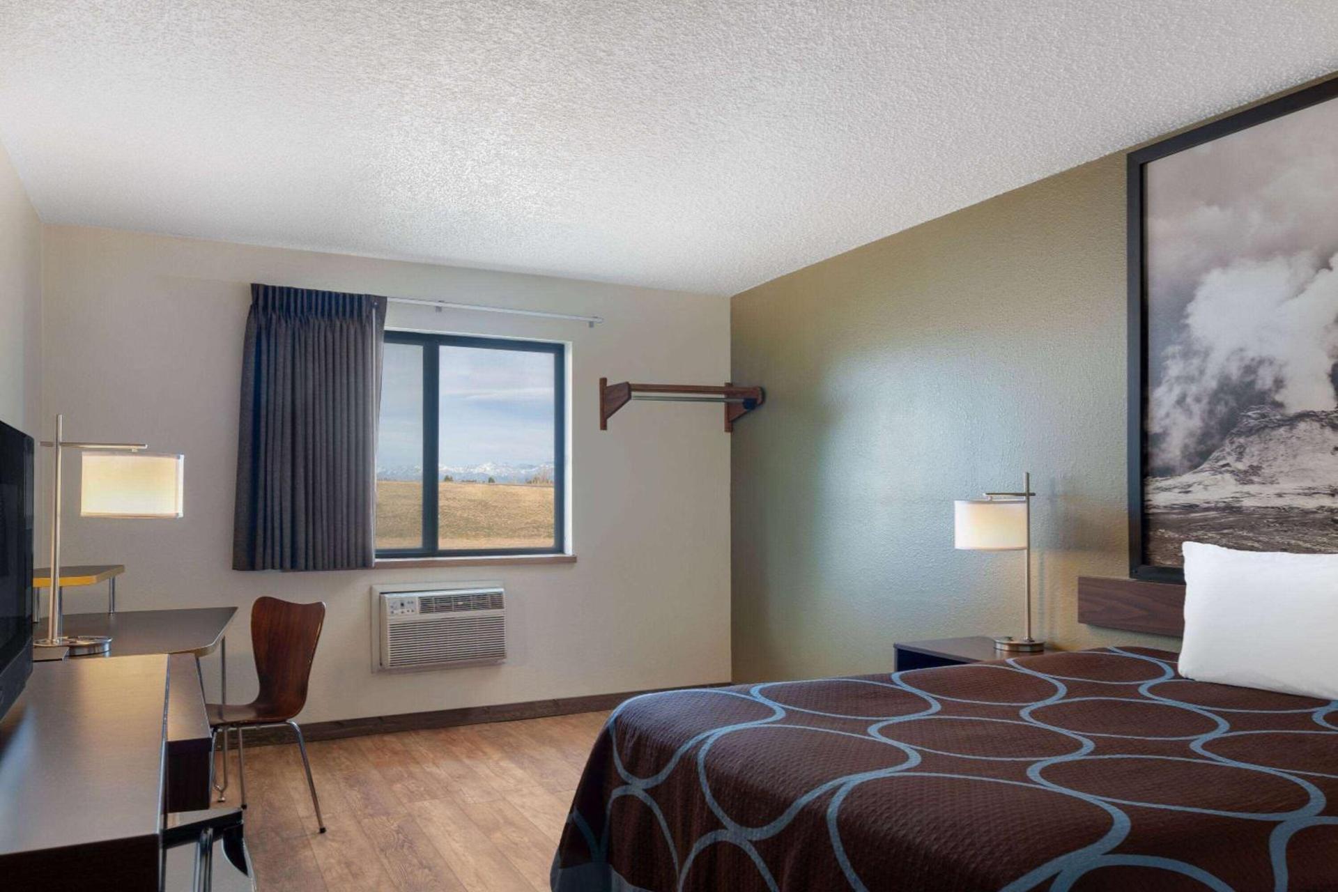 Super 8 by Wyndham Livingston Yellowstone photo 37