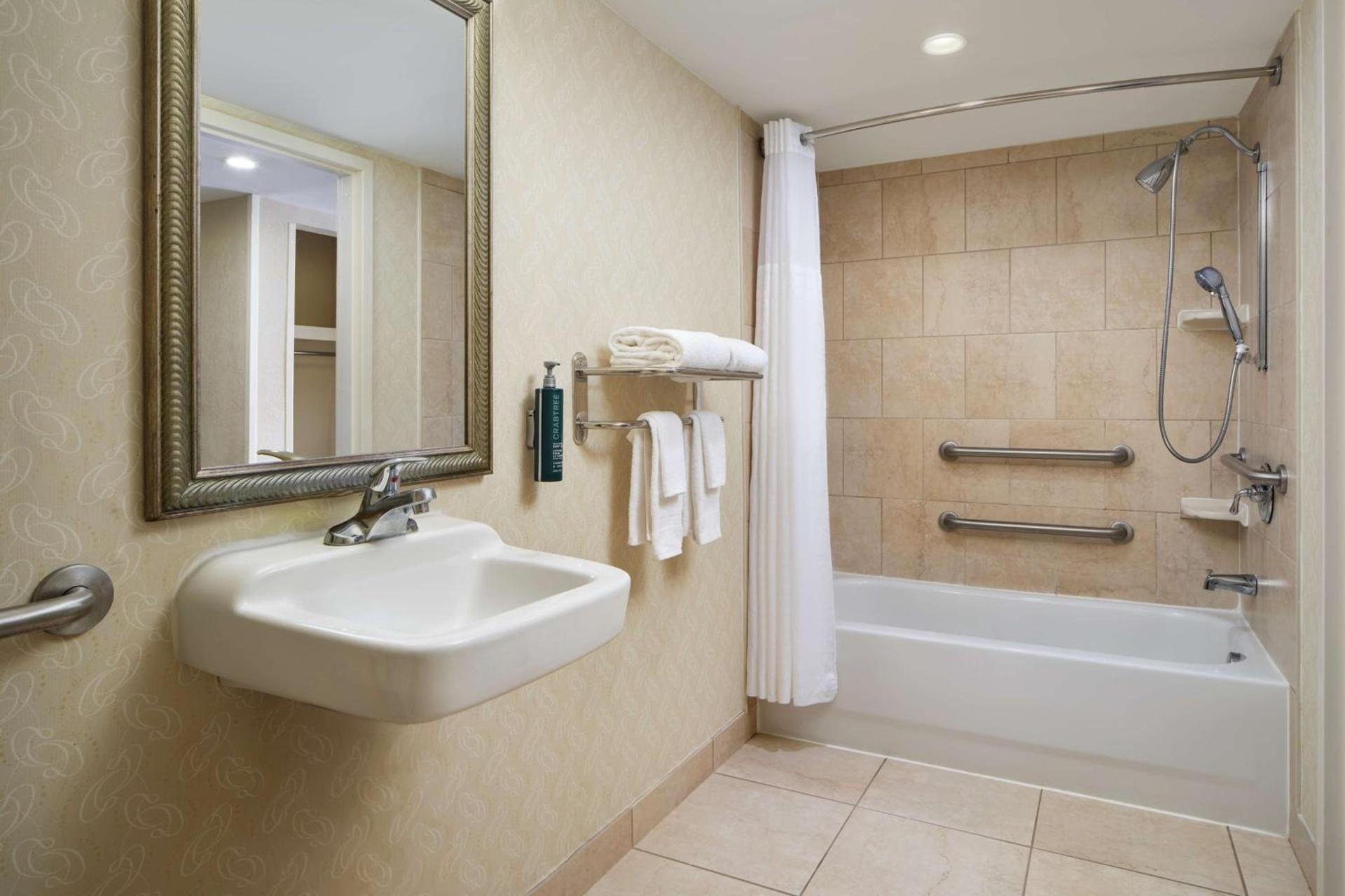 DoubleTree by Hilton Rocky Mount photo 15