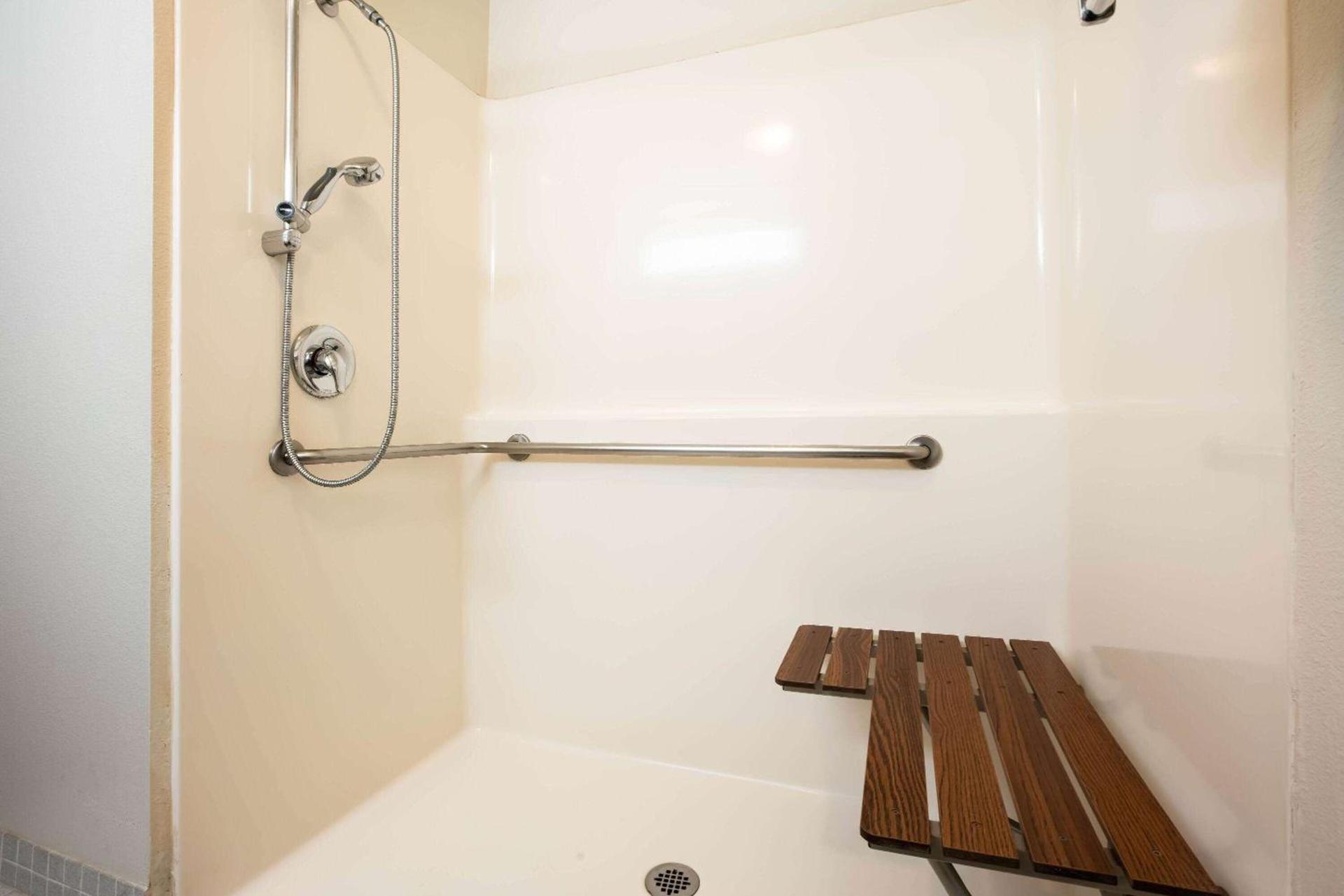 La Quinta by Wyndham Portland Airport photo 24