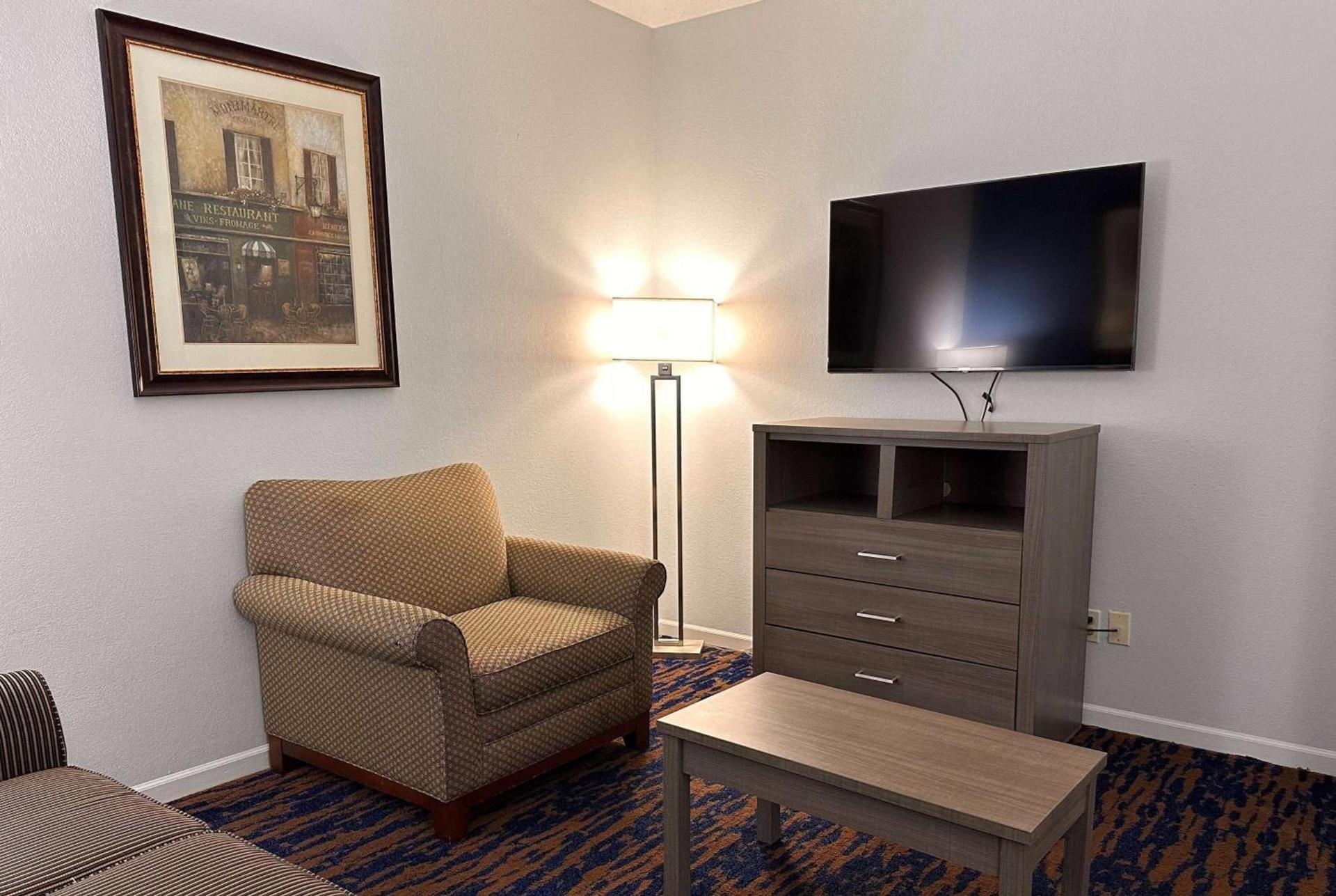 Baymont by Wyndham Indianapolis Northwest photo 39