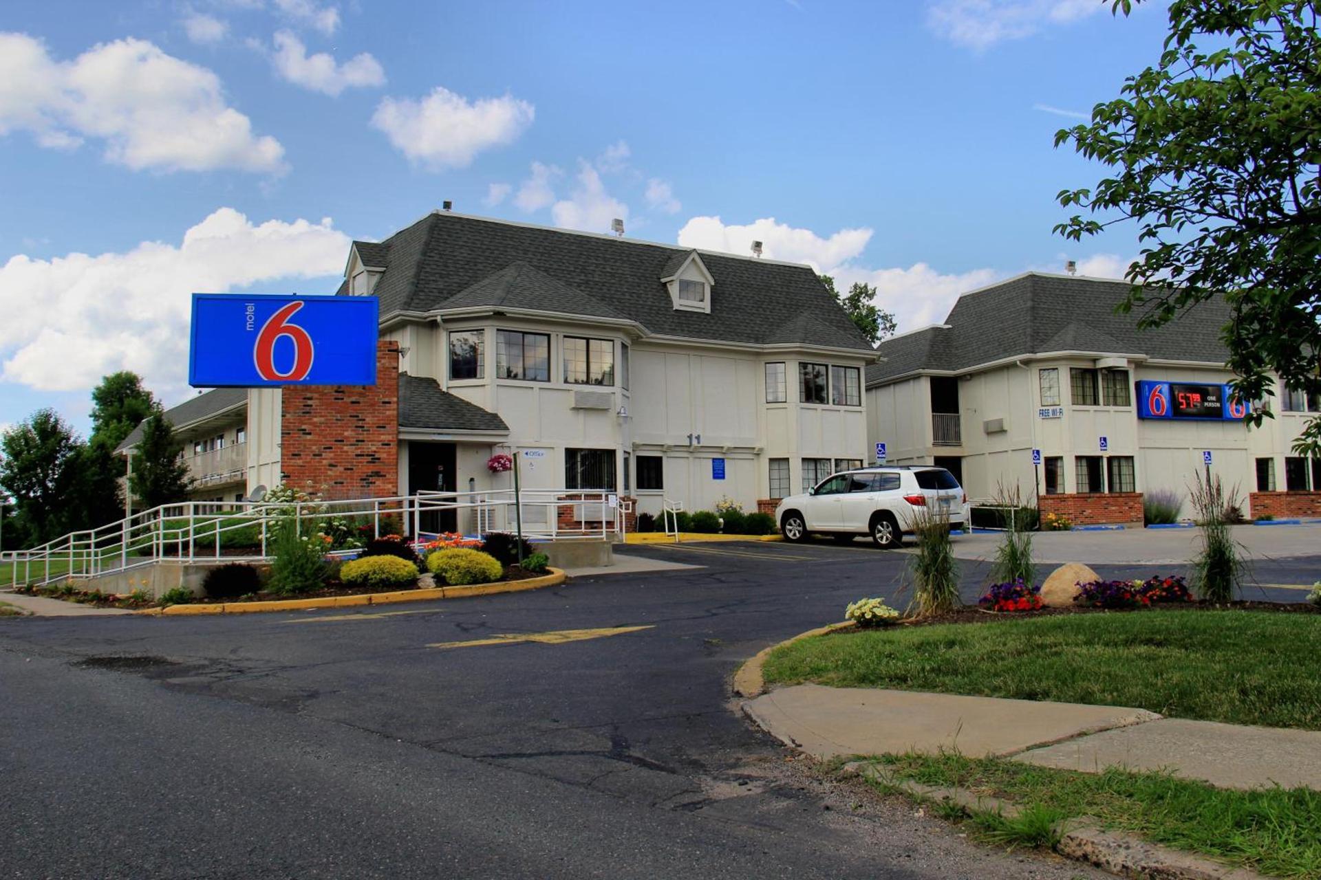 Motel 6-Enfield, CT - Hartford — hotel in Enfield