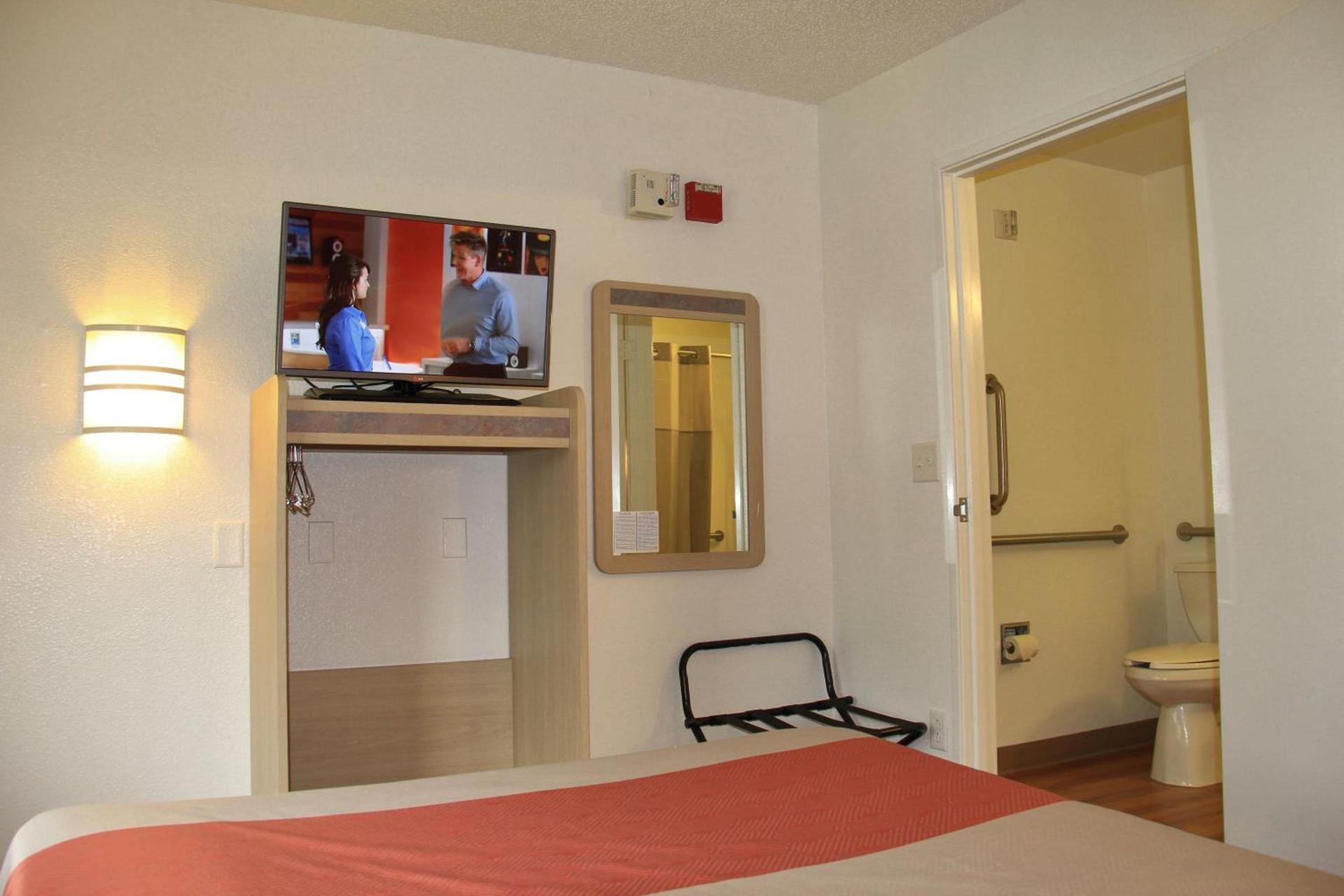 Motel 6-Enfield, CT - Hartford photo 13