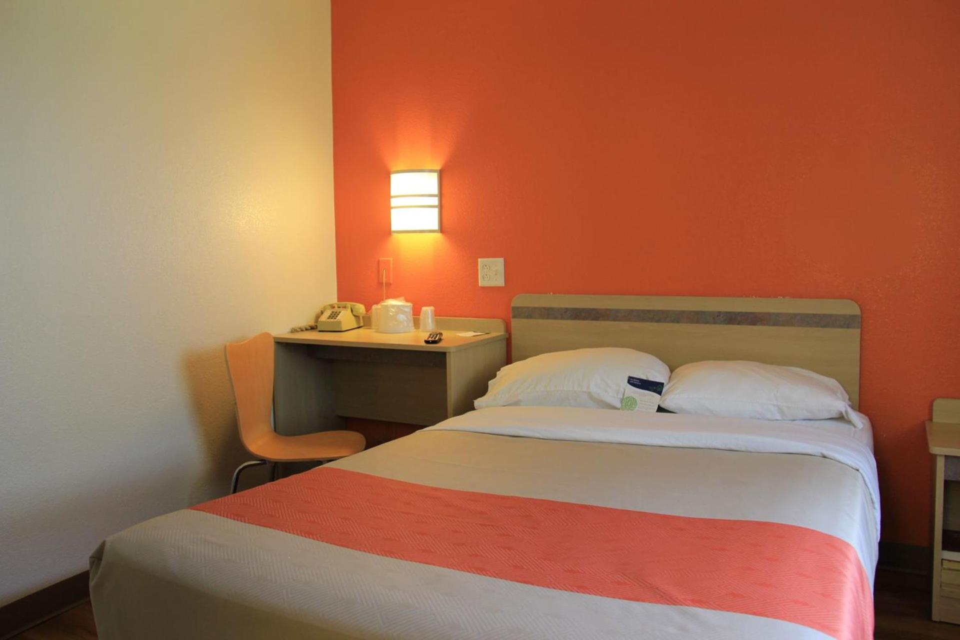 Motel 6-Enfield, CT - Hartford photo 14