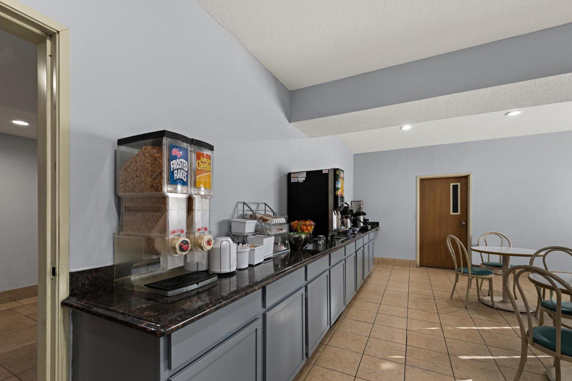 Red Lion Inn & Suites Gretna - Omaha SW photo 9