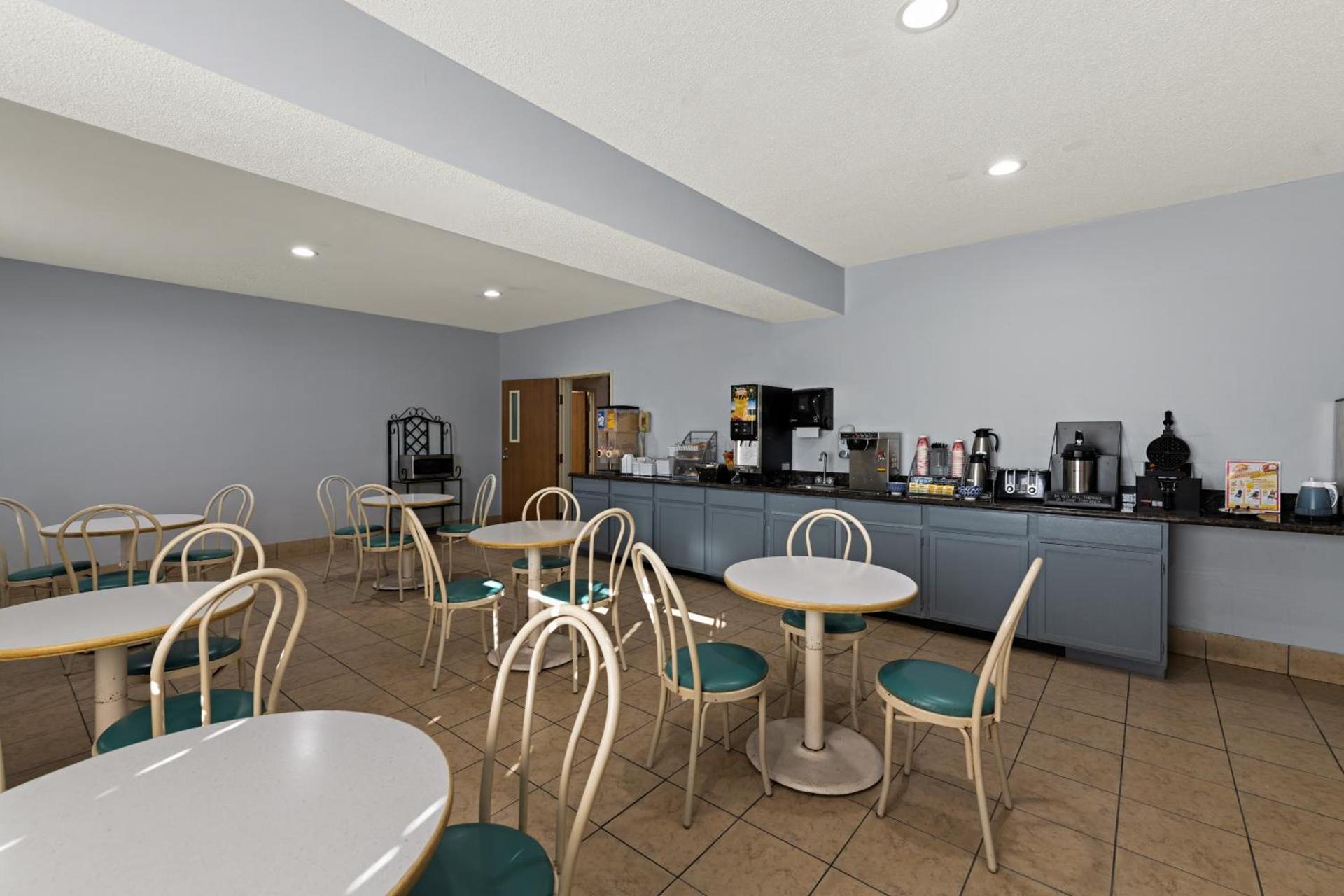 Red Lion Inn & Suites Gretna - Omaha SW photo 8