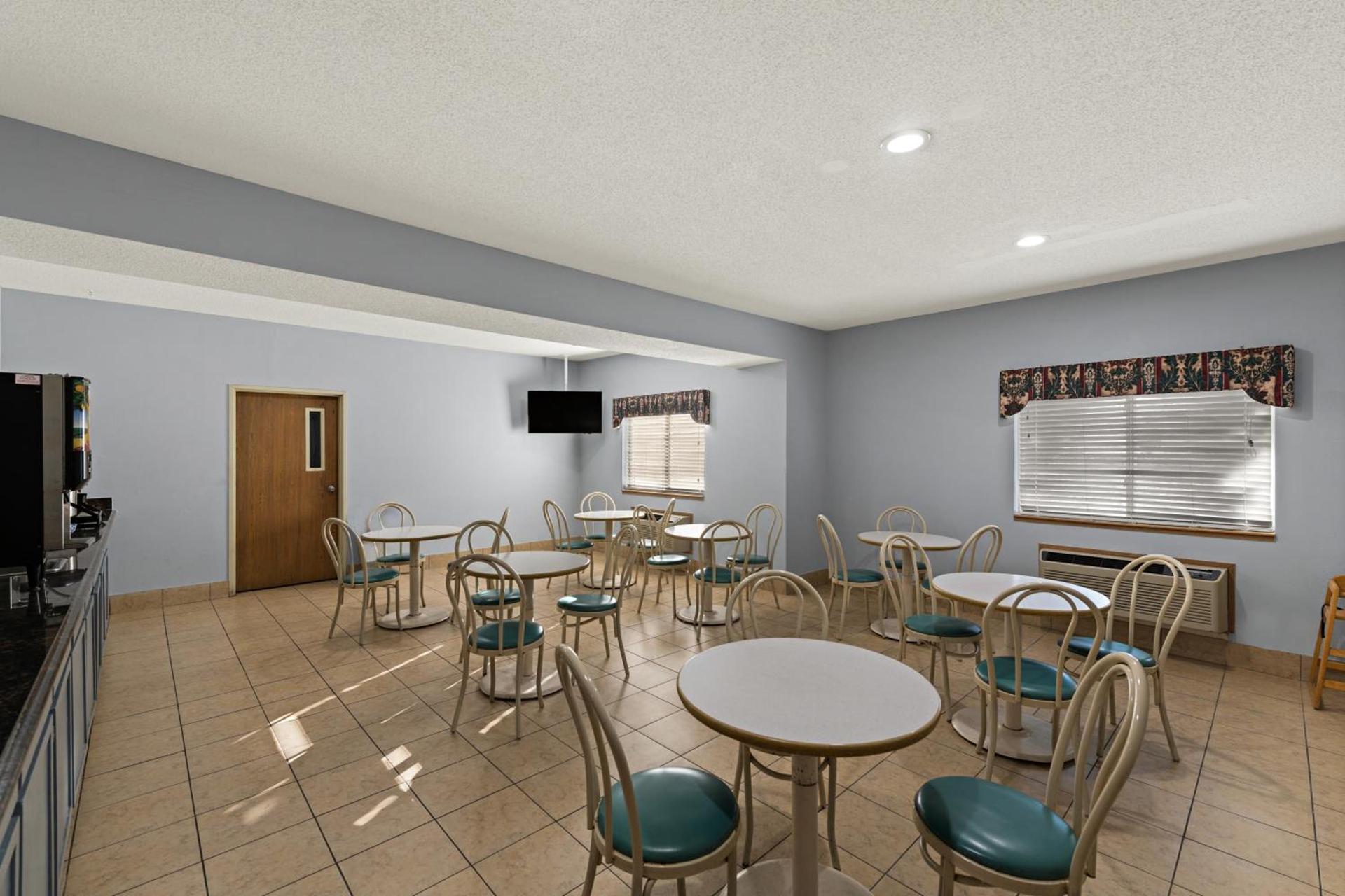 Red Lion Inn & Suites Gretna - Omaha SW photo 13
