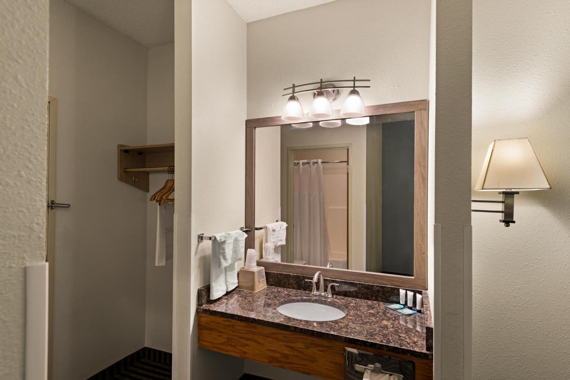 Red Lion Inn & Suites Gretna - Omaha SW photo 19
