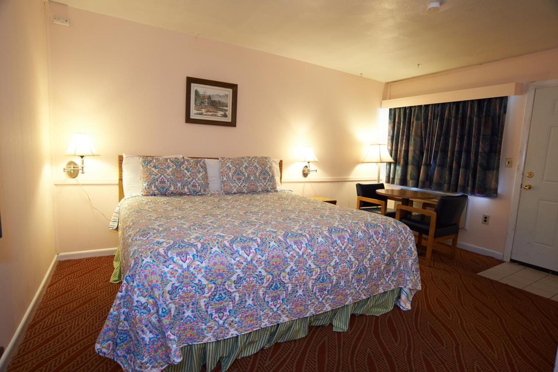 Clinton Motel photo 2