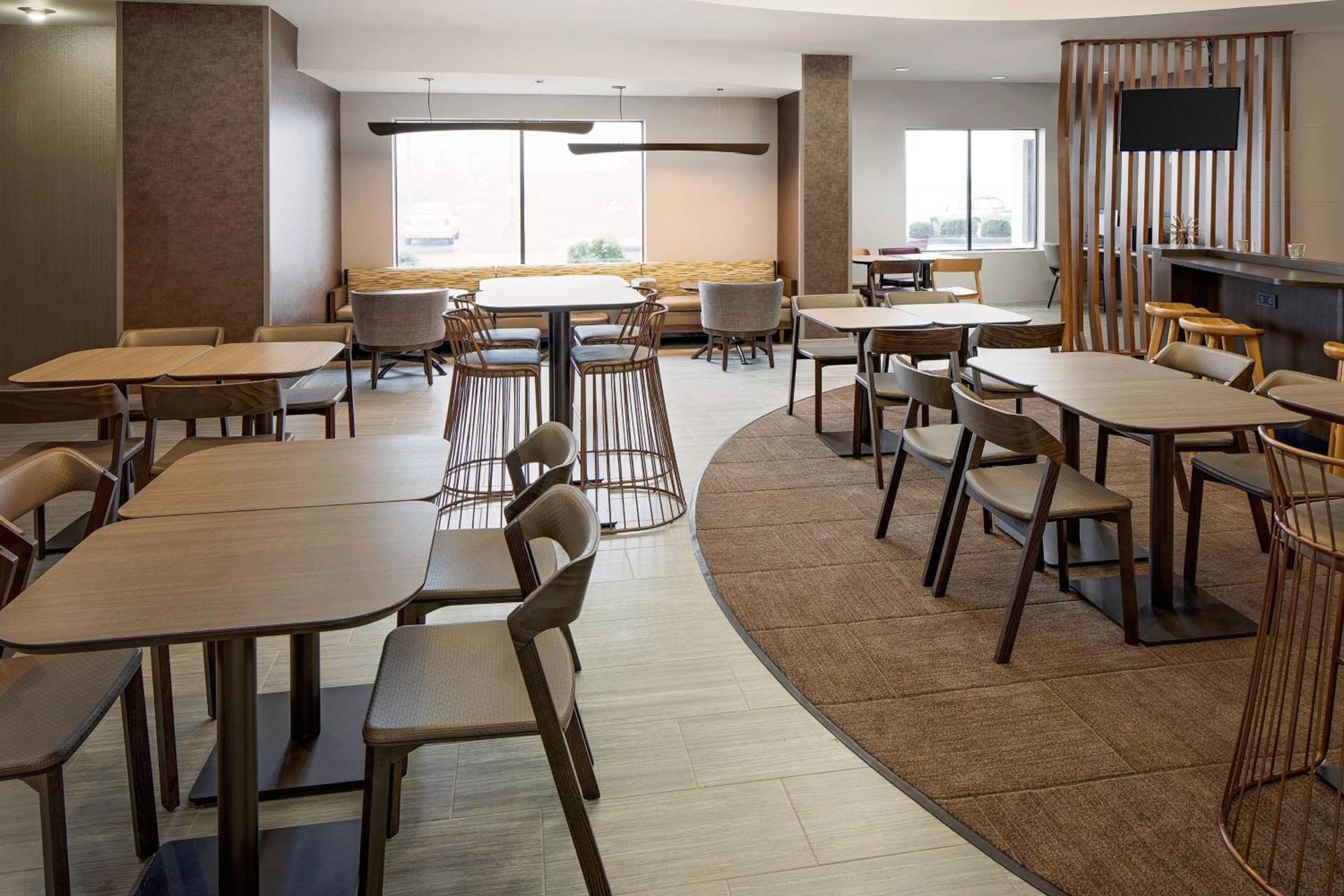 Comfort Suites Ardmore photo 19