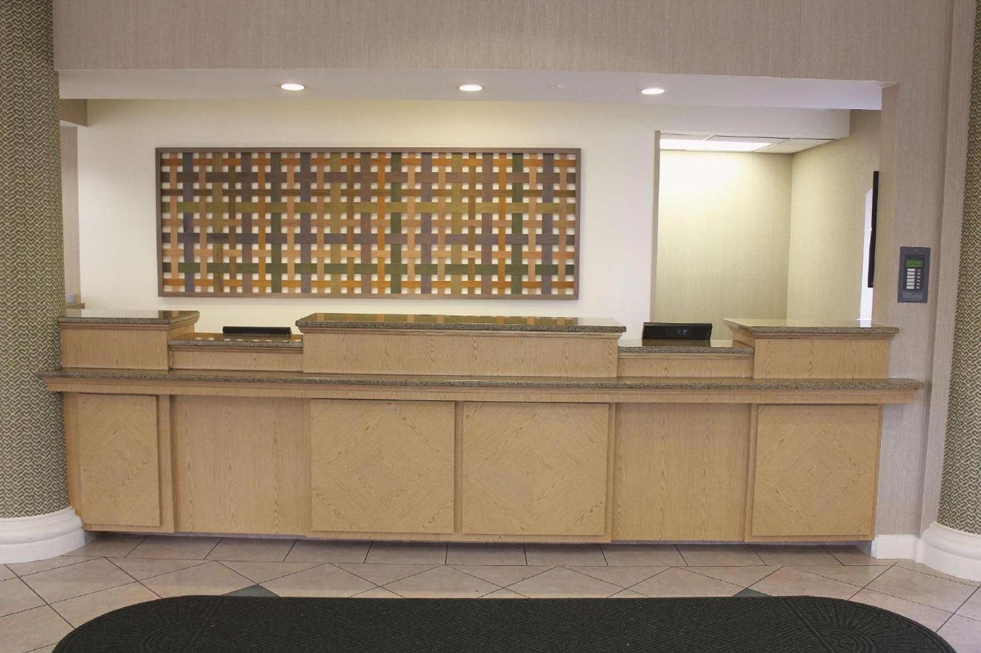 La Quinta by Wyndham Miami Airport West photo 18