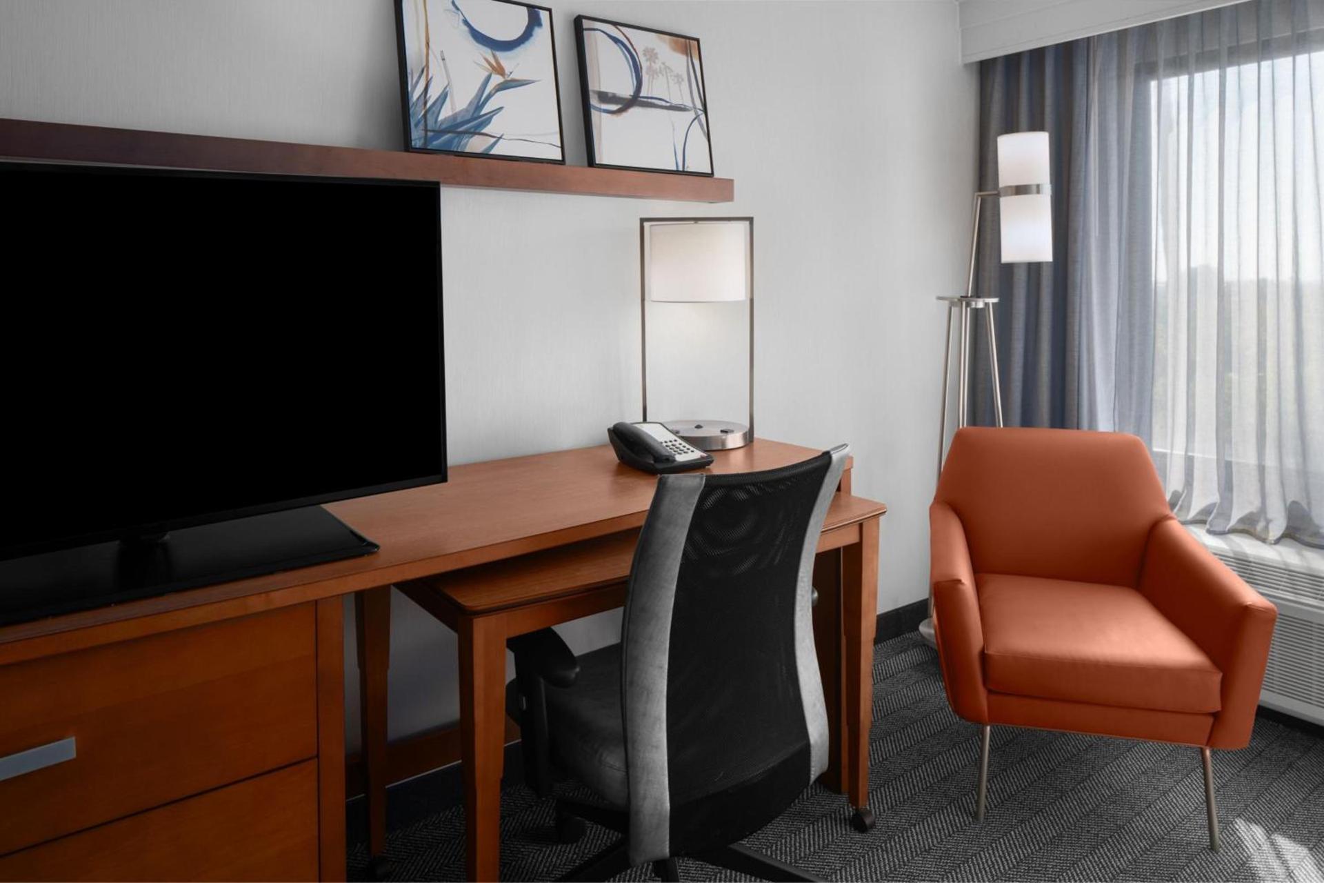 Courtyard by Marriott Cypress Anaheim / Orange County photo 12