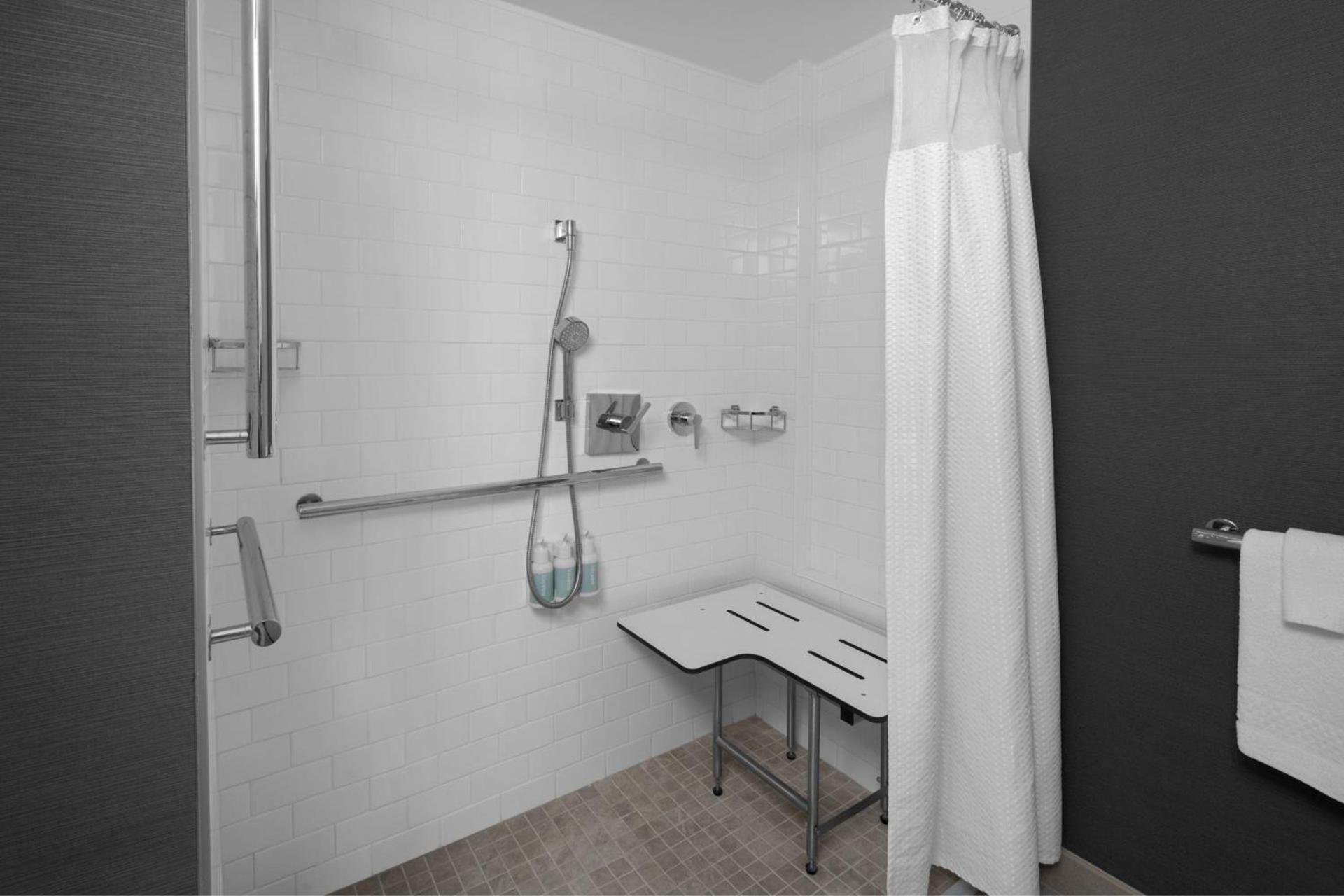 Courtyard by Marriott Cypress Anaheim / Orange County photo 14