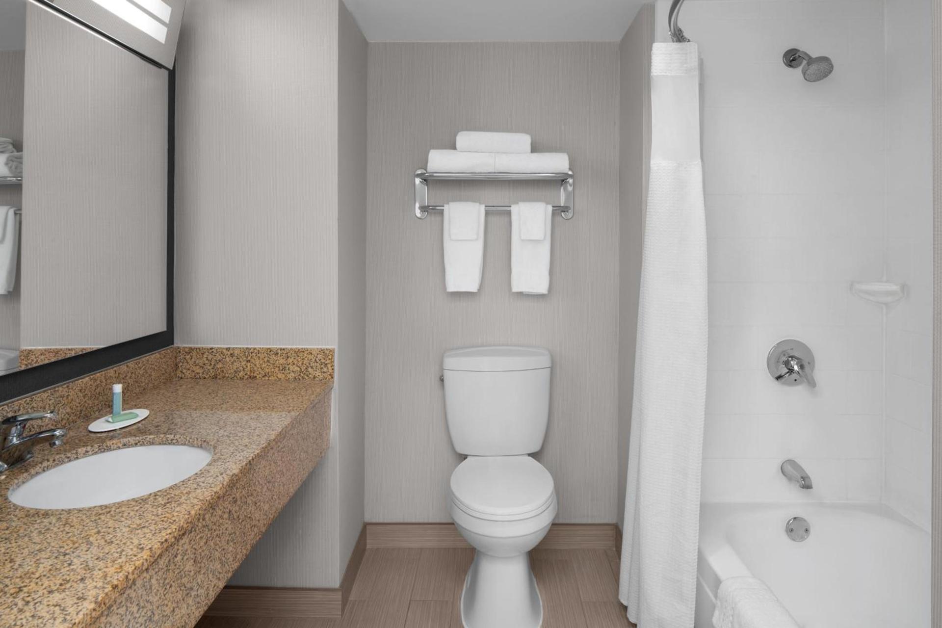 Courtyard by Marriott Cypress Anaheim / Orange County photo 16