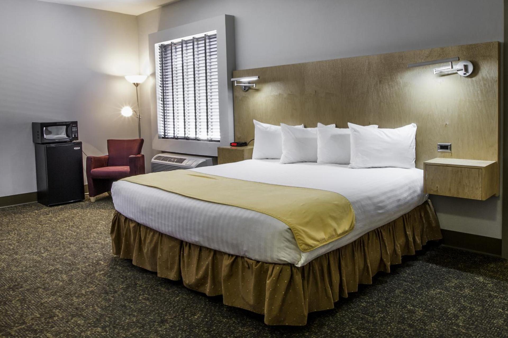 Spark by Hilton Artesia photo 25