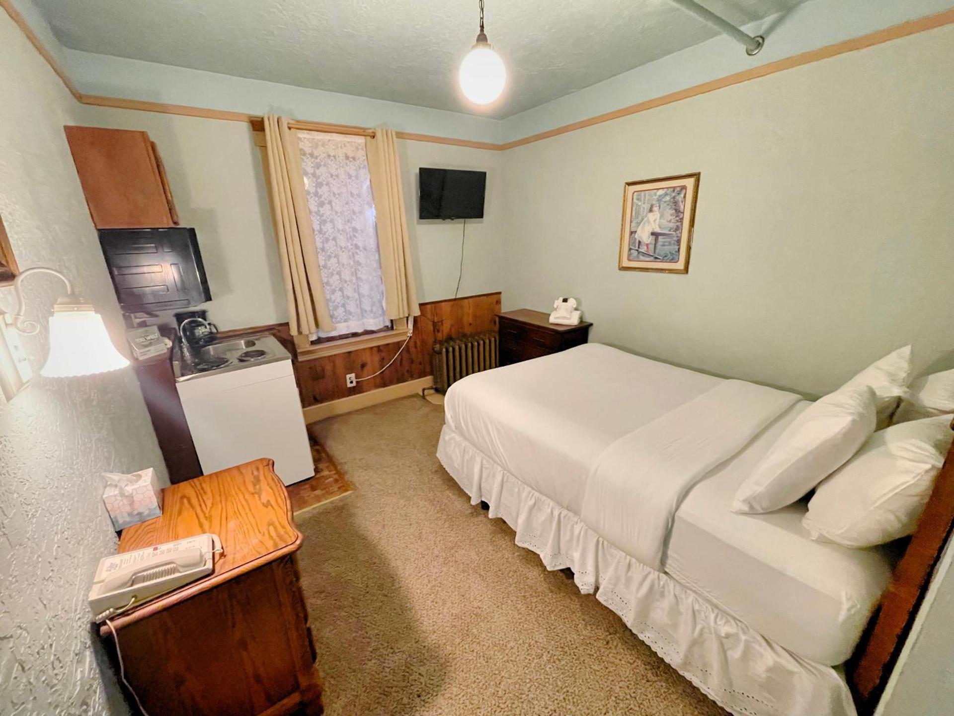Alaskan Hotel and Bar photo 38