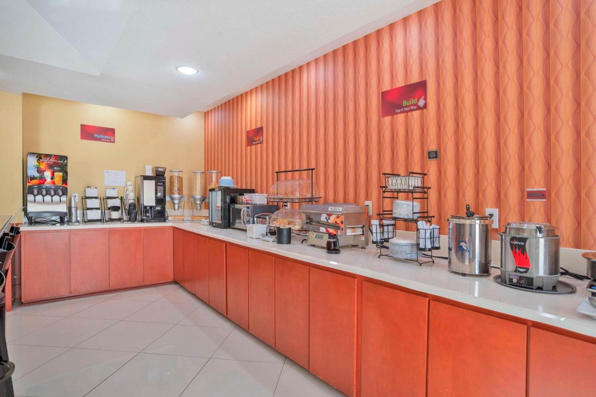 Best Western Plus Flowood Inn & Suites photo 7