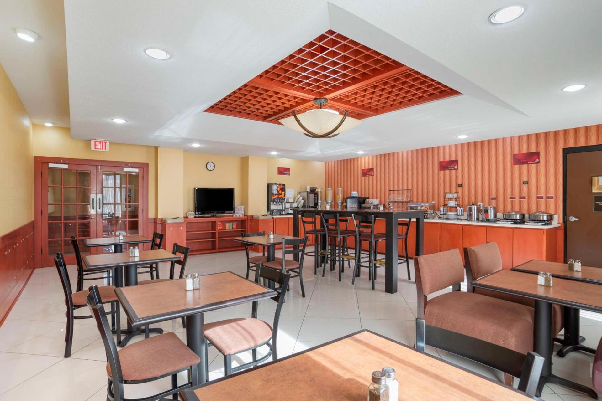 Best Western Plus Flowood Inn & Suites photo 8