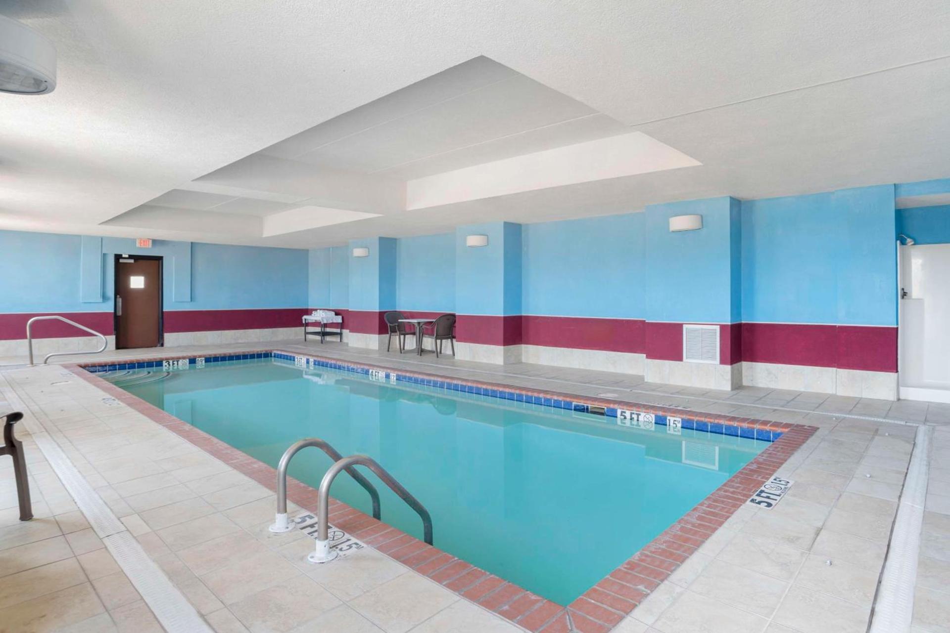 Best Western Plus Flowood Inn & Suites photo 9