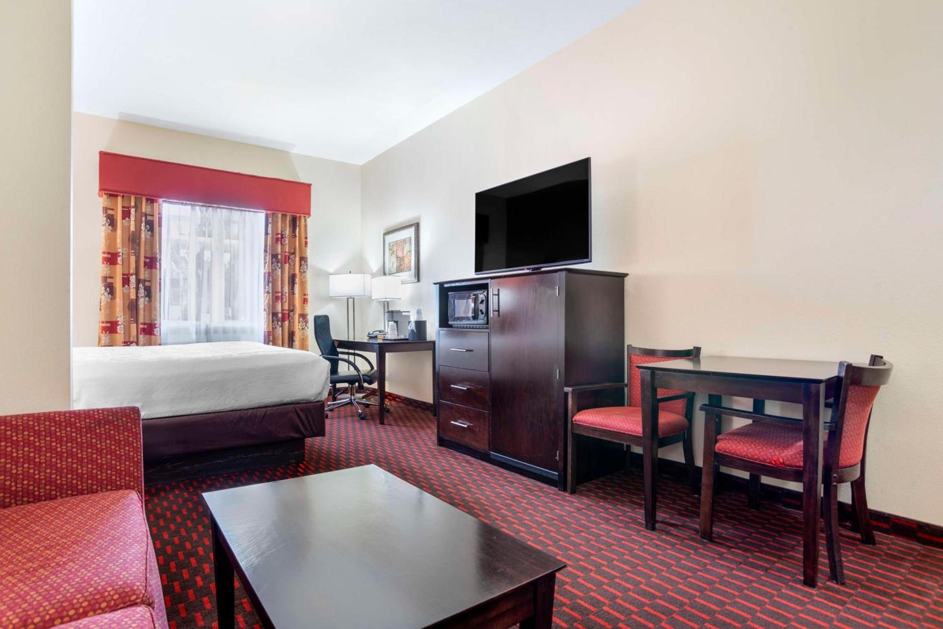 Best Western Plus Flowood Inn & Suites photo 15