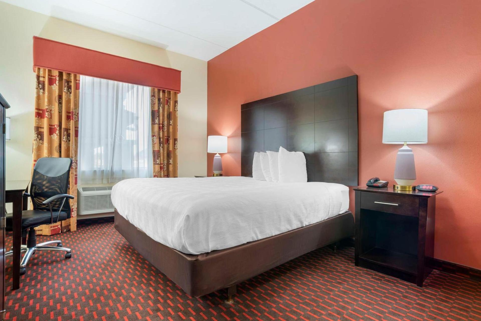 Best Western Plus Flowood Inn & Suites photo 25