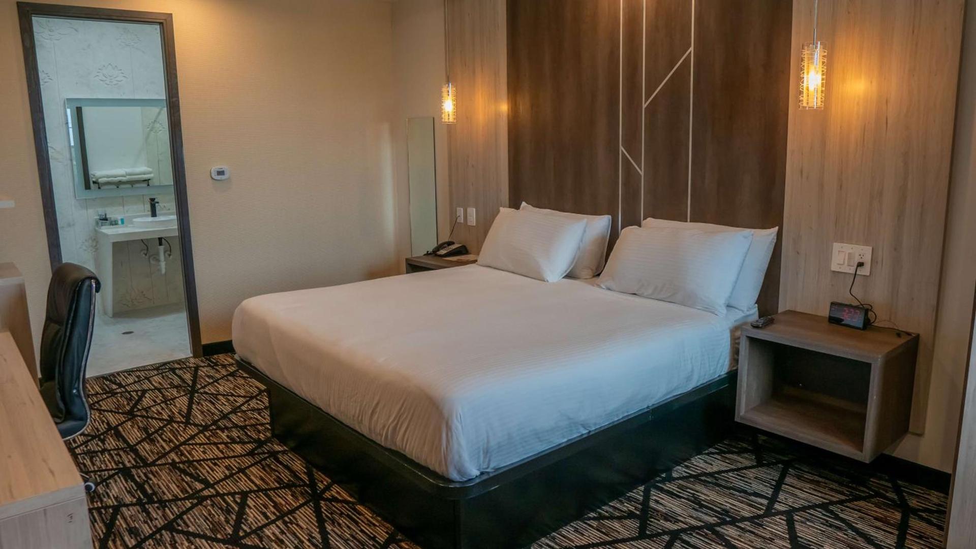 Comfeeni Inn and Suites photo 14