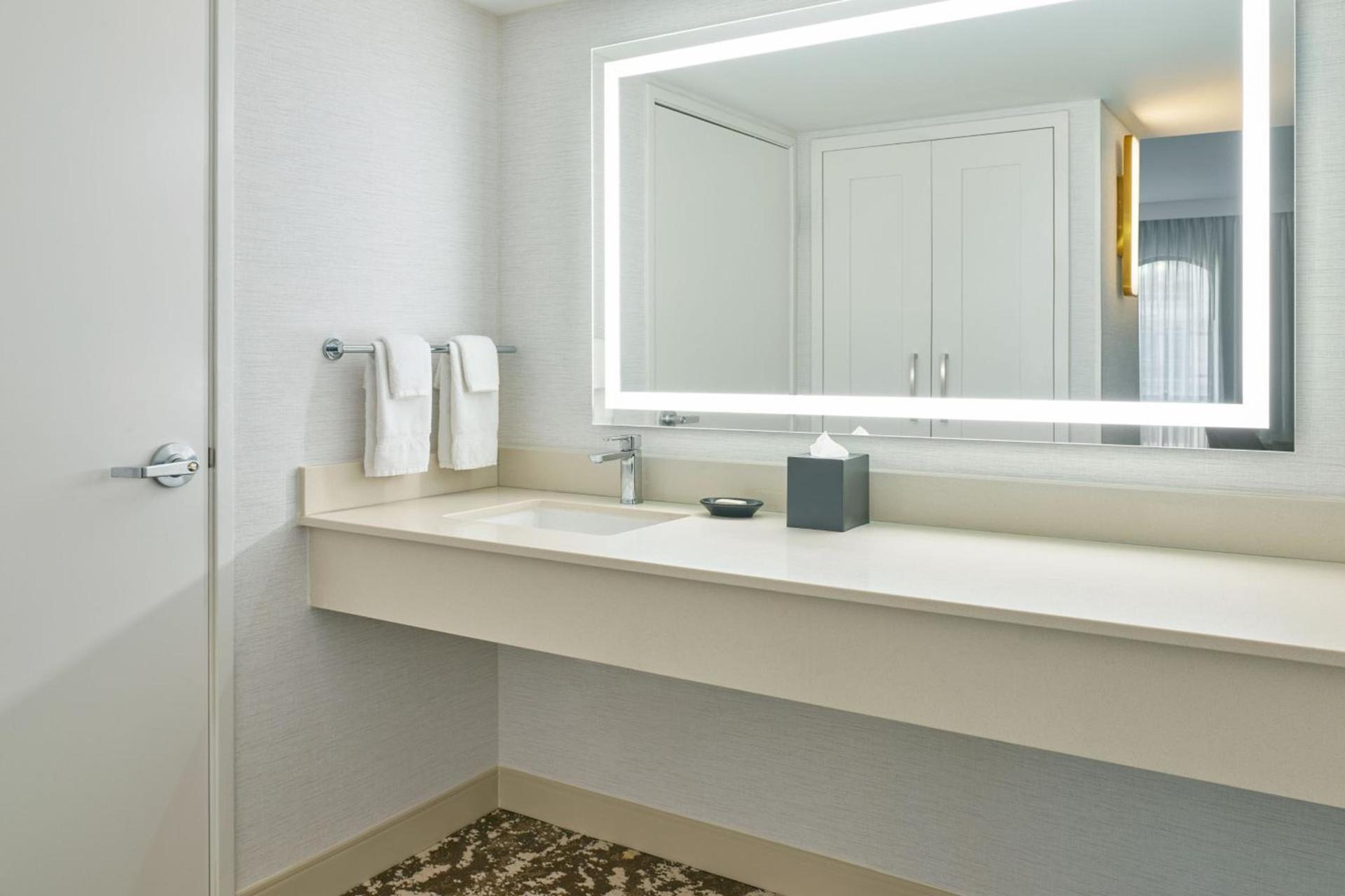 Courtyard by Marriott Los Angeles Pasadena Old Town photo 37